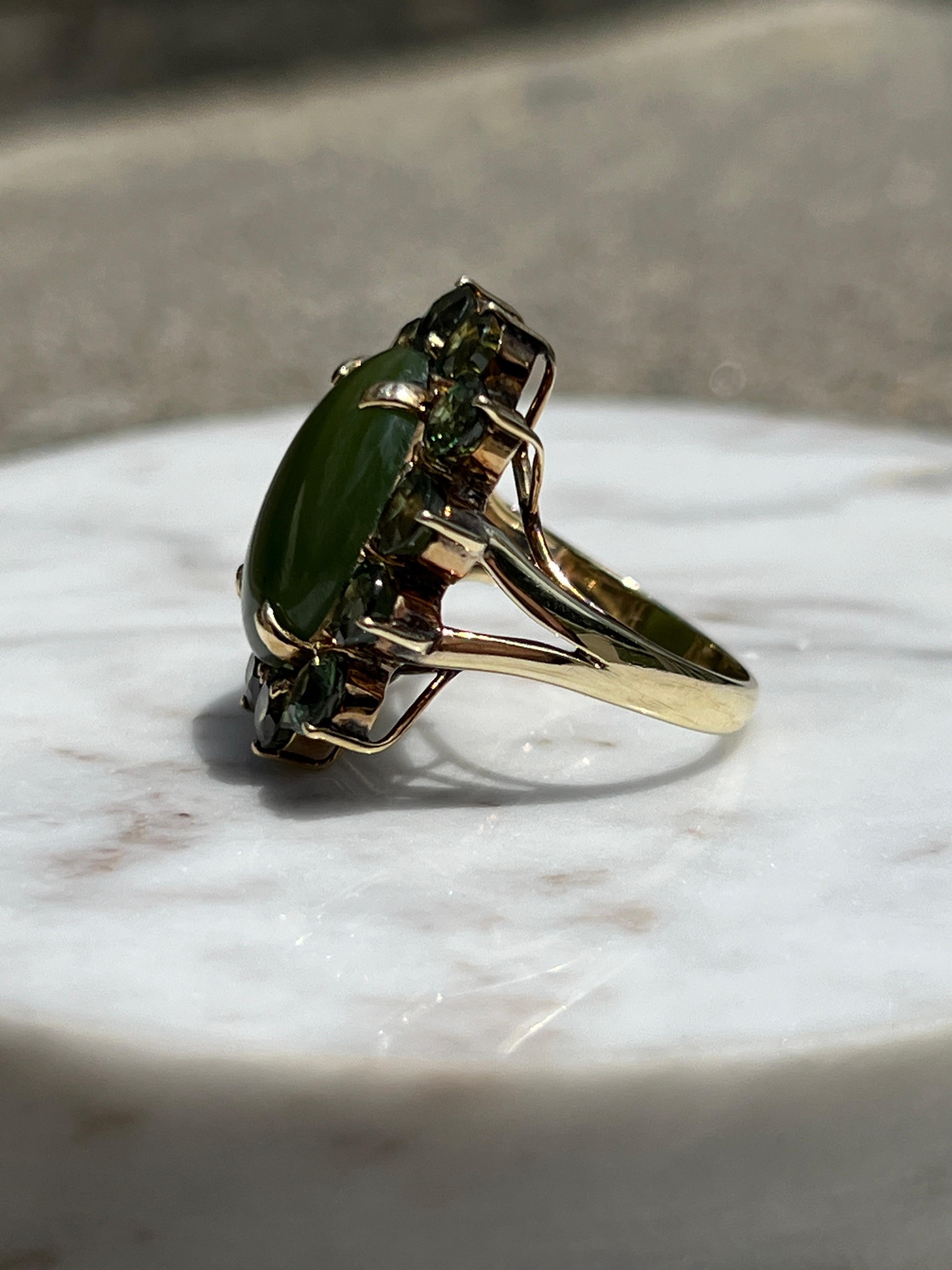 14k Yellow Gold and Oval Nephrite Jade and Green Sapphire Ring For Sale 1
