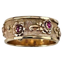14K Yellow Gold and Red Gemstone Band Ring Size 6.5