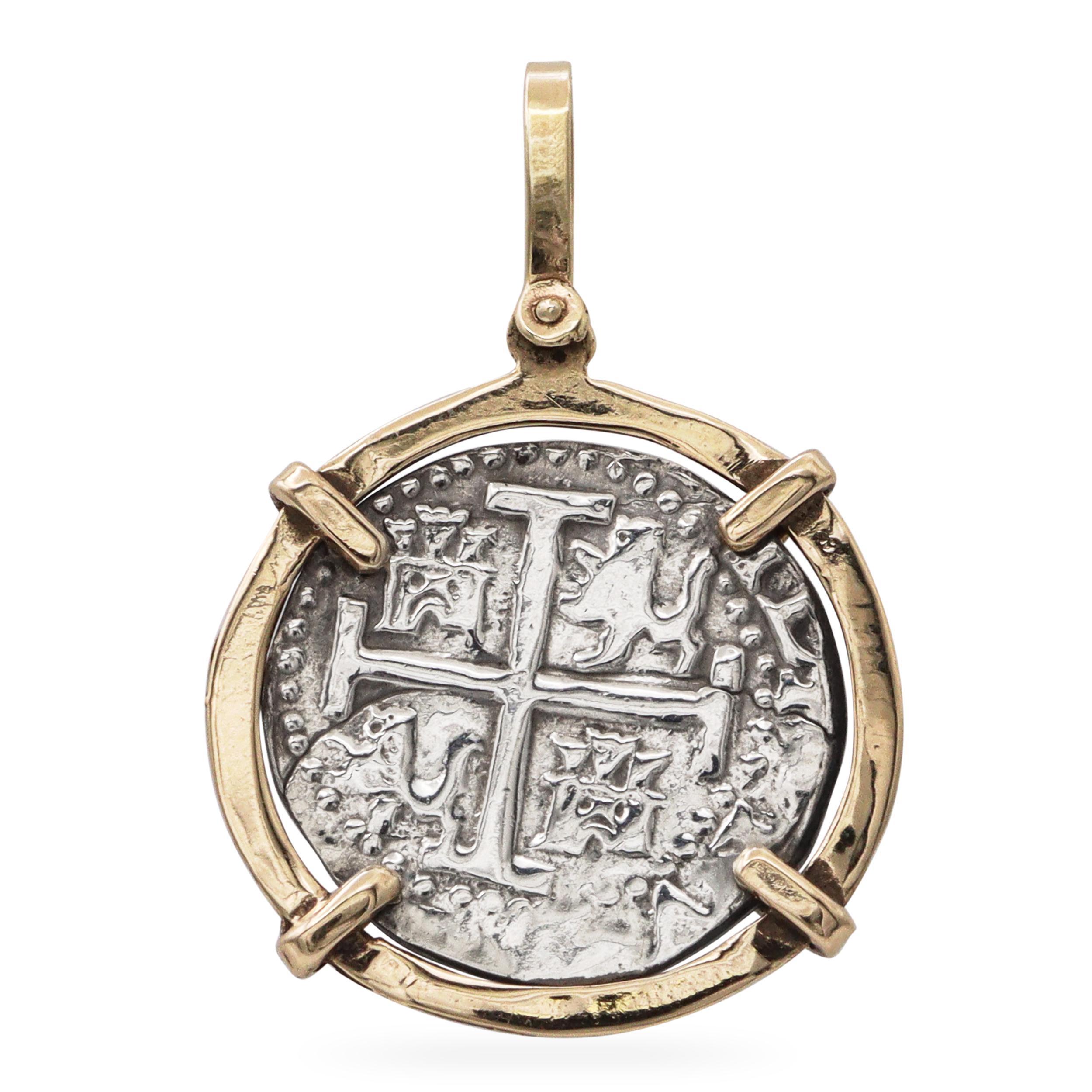 Pendentif en or jaune 14k et argent réplique de pièces de monnaie de l'épave d'Atocha en vente 1