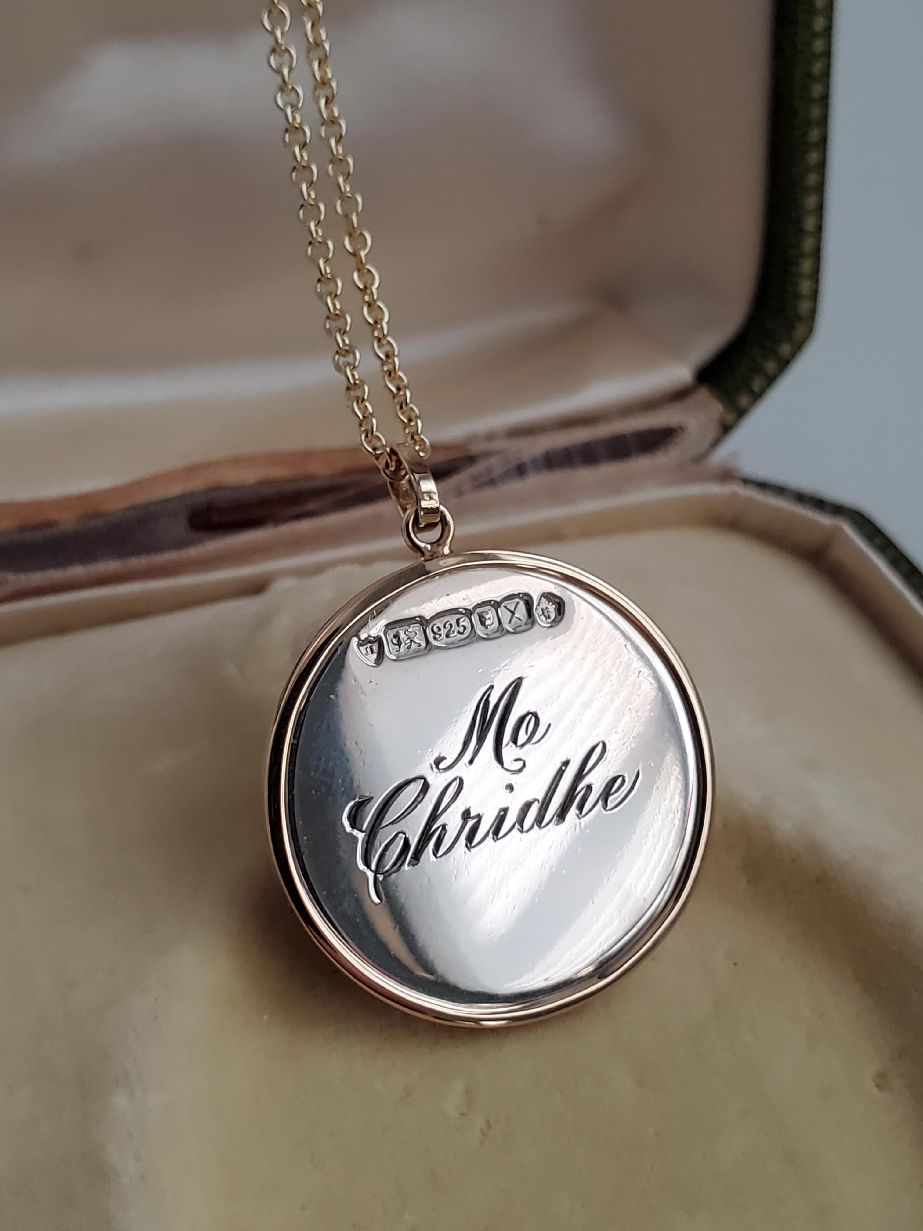 Gettone d'amore Luckenbooth in oro giallo 14K e argento sterling In condizioni Nuovo in vendita a San Diego, CA