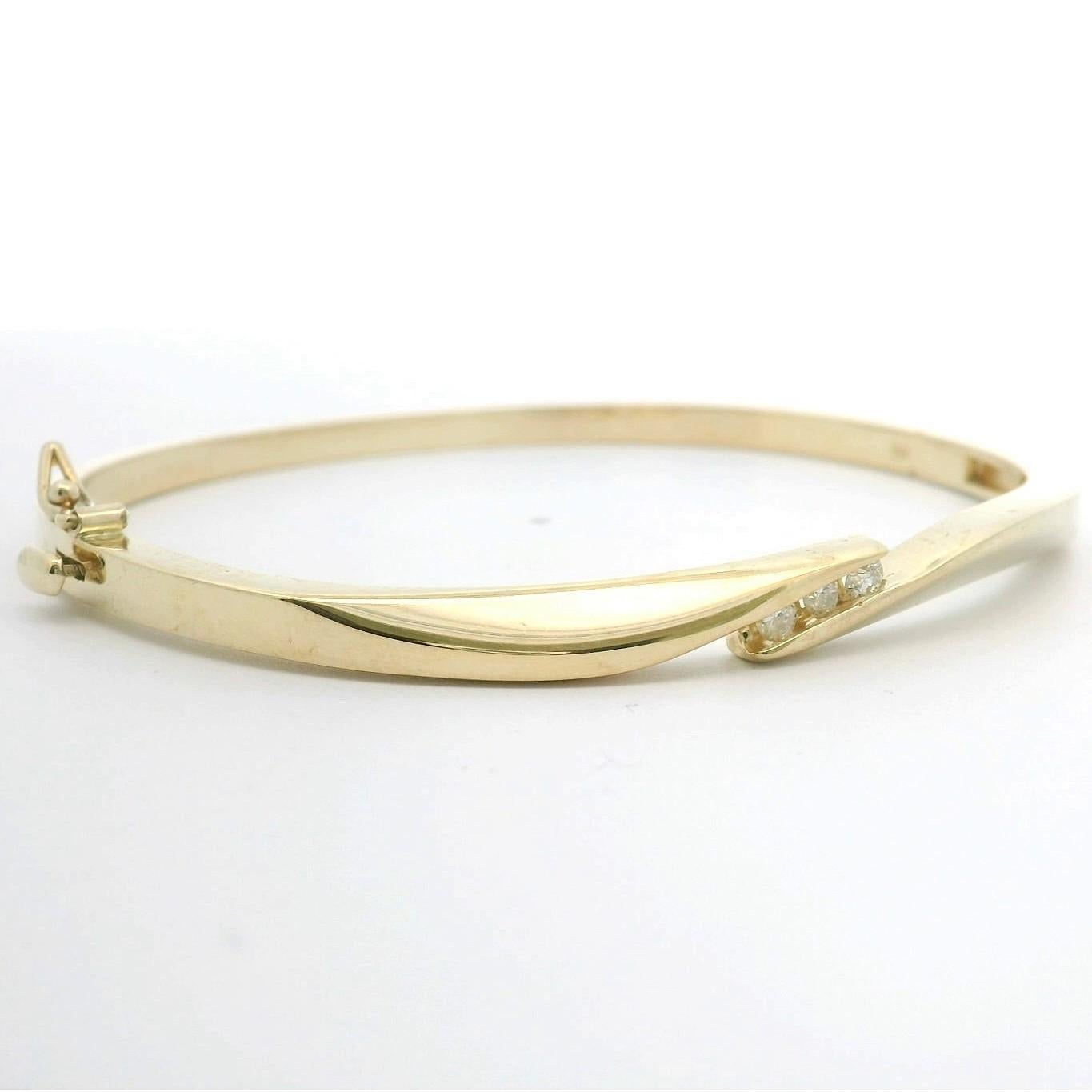 14k Gelbgold und drei Diamanten Bypass-Armreif Armband 6,75