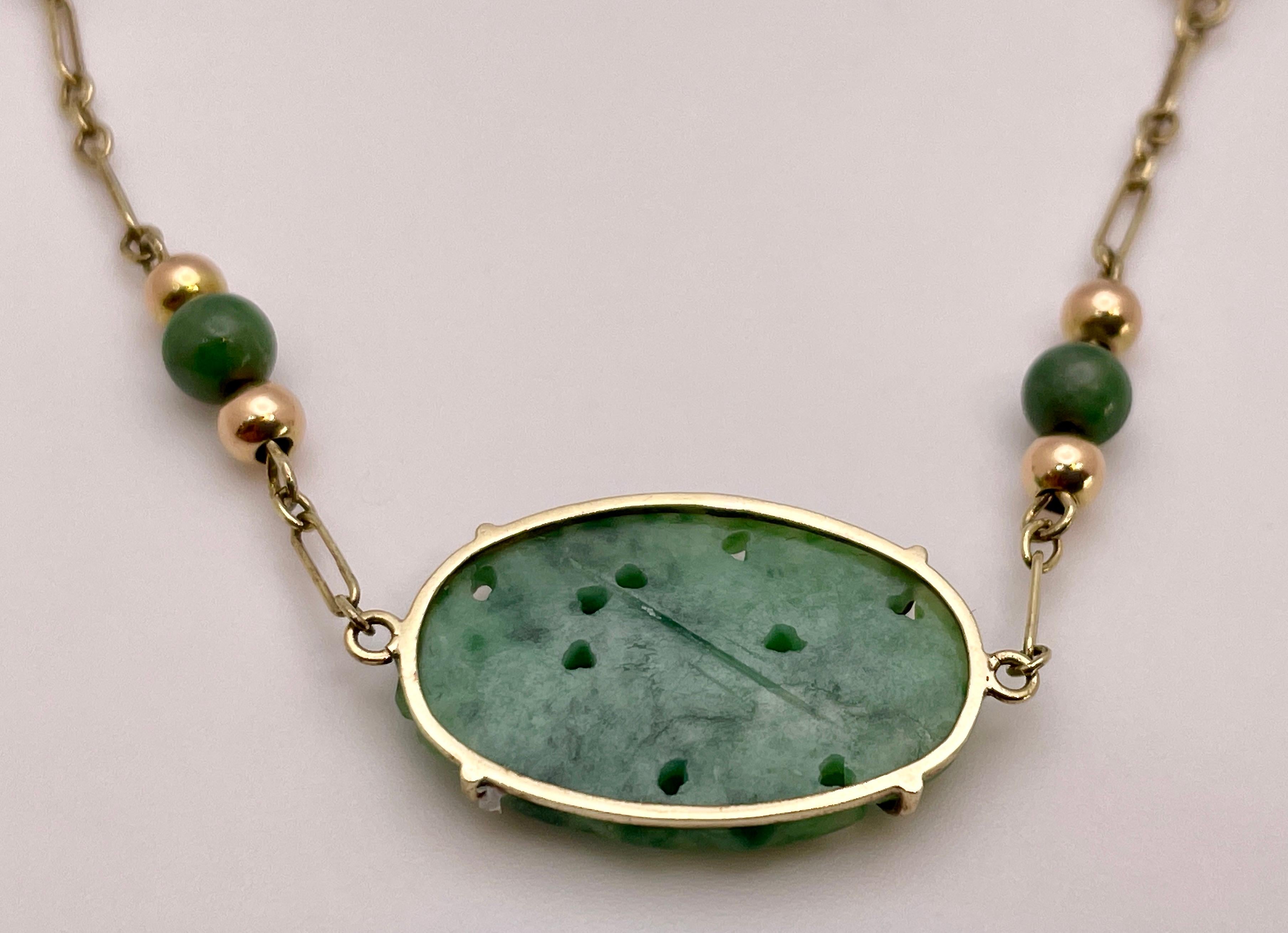Certified Victorian 14K Yellow Gold Carved Jade Bracelet  In Good Condition For Sale In Westport, CT