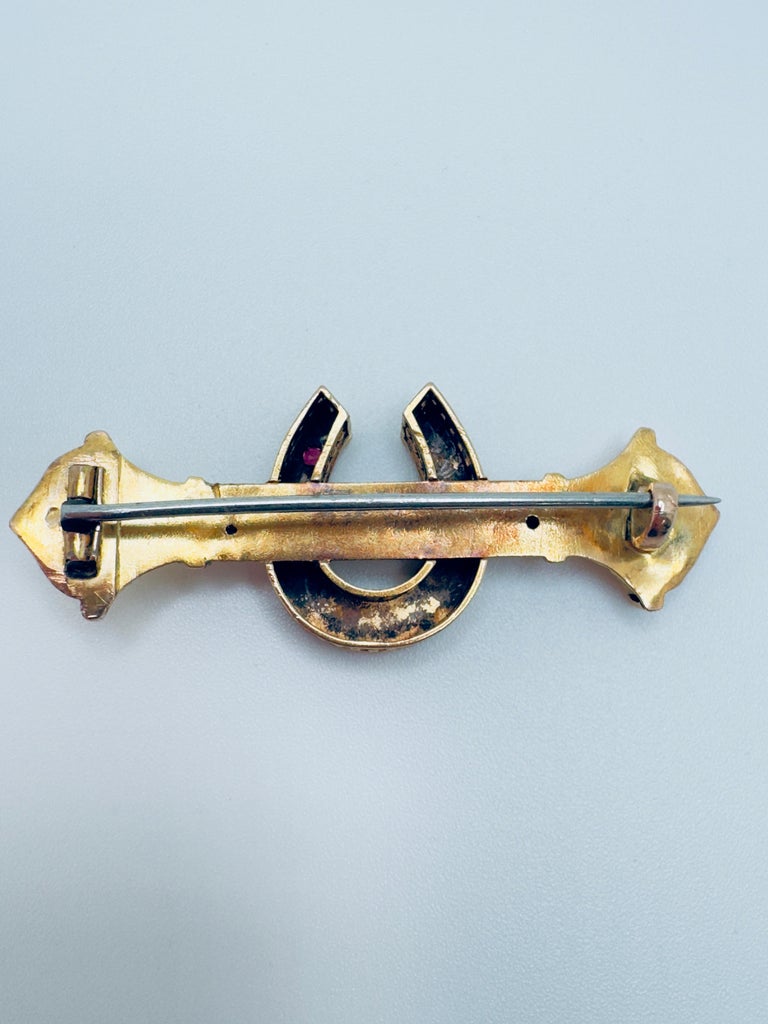 Broche Vintage Victorienne En Forme De Fer à Cheval En Or 9 Carats Avec Perles Et Pâte De Verre Rose/rouge - Épingle De Cravate
