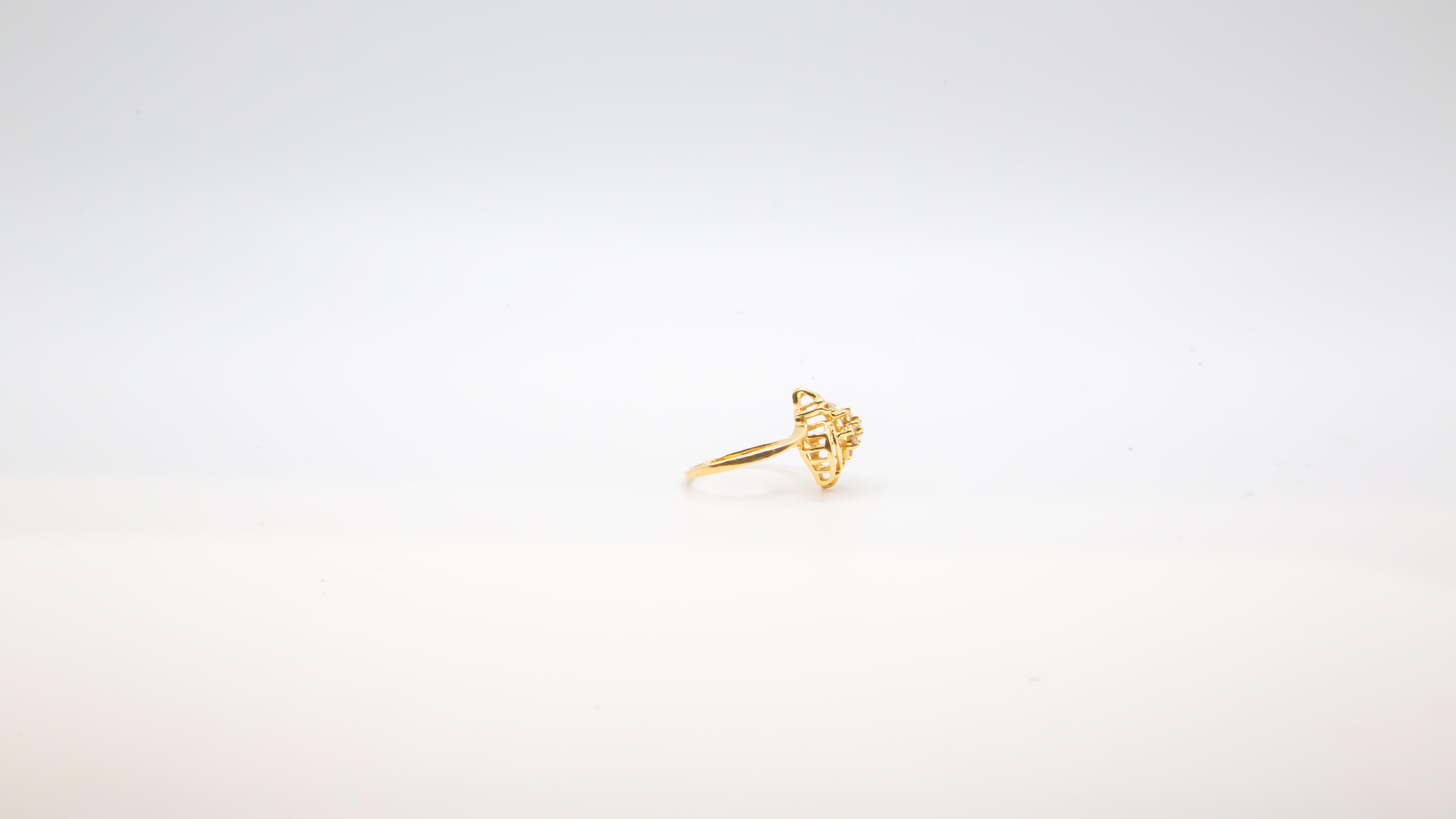Donna Anello antico in oro giallo 14K con diamante - Bellezza senza tempo per donne di taglia 7 in vendita