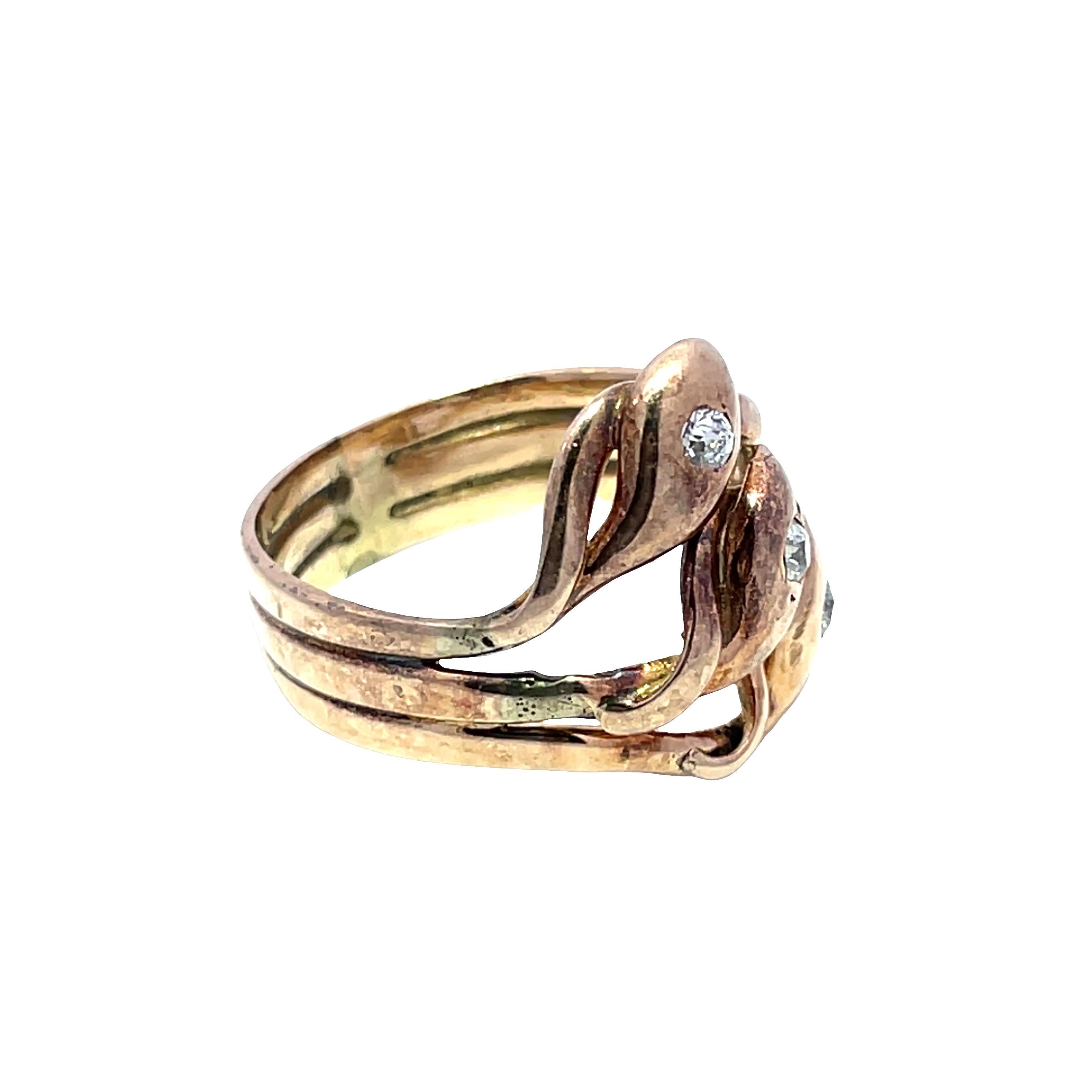 Anillo Triple Serpiente Antiguo de Oro Amarillo de 14k con Diamantes talla Euro Antiguo Corte europeo antiguo en venta