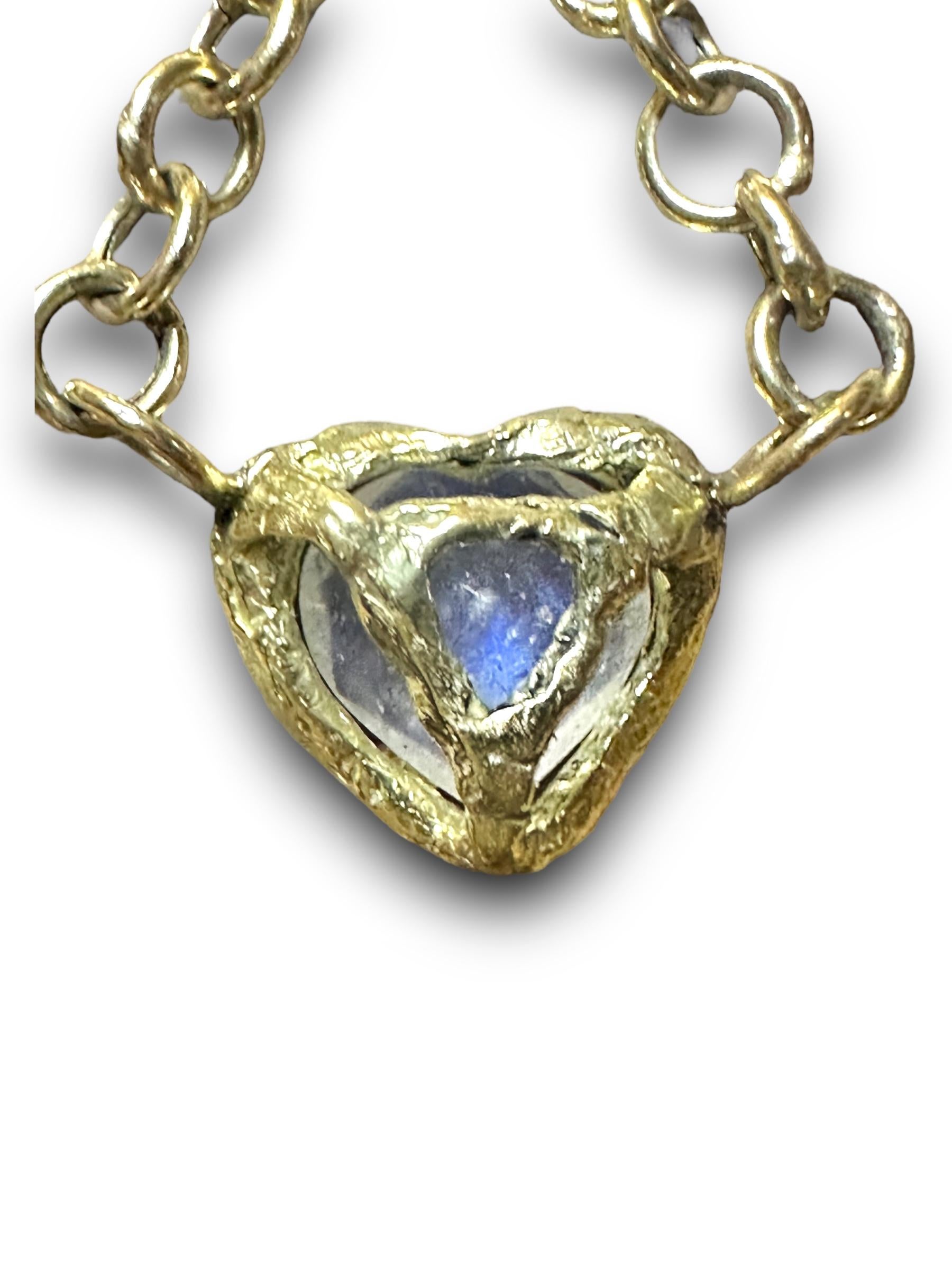 Collar Corazón de Piedra Lunar Arco Iris en Oro Único en stock Corte de corazón en venta