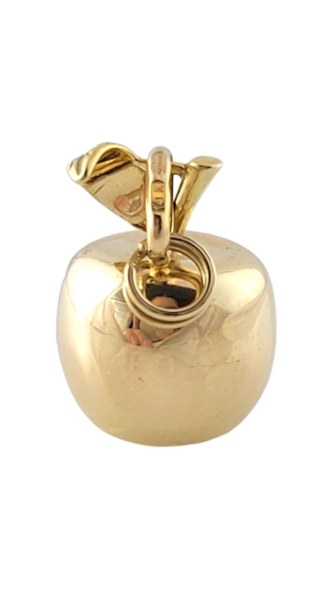 14K Yellow Gold Apple Charm #17430 In Good Condition In Washington Depot, CT