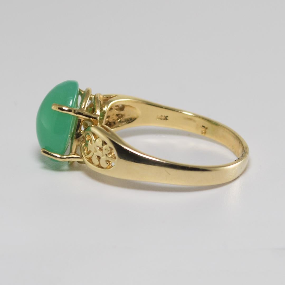 Women's or Men's 14K Yellow Gold Apple Green Chrysoprase Ring For Sale