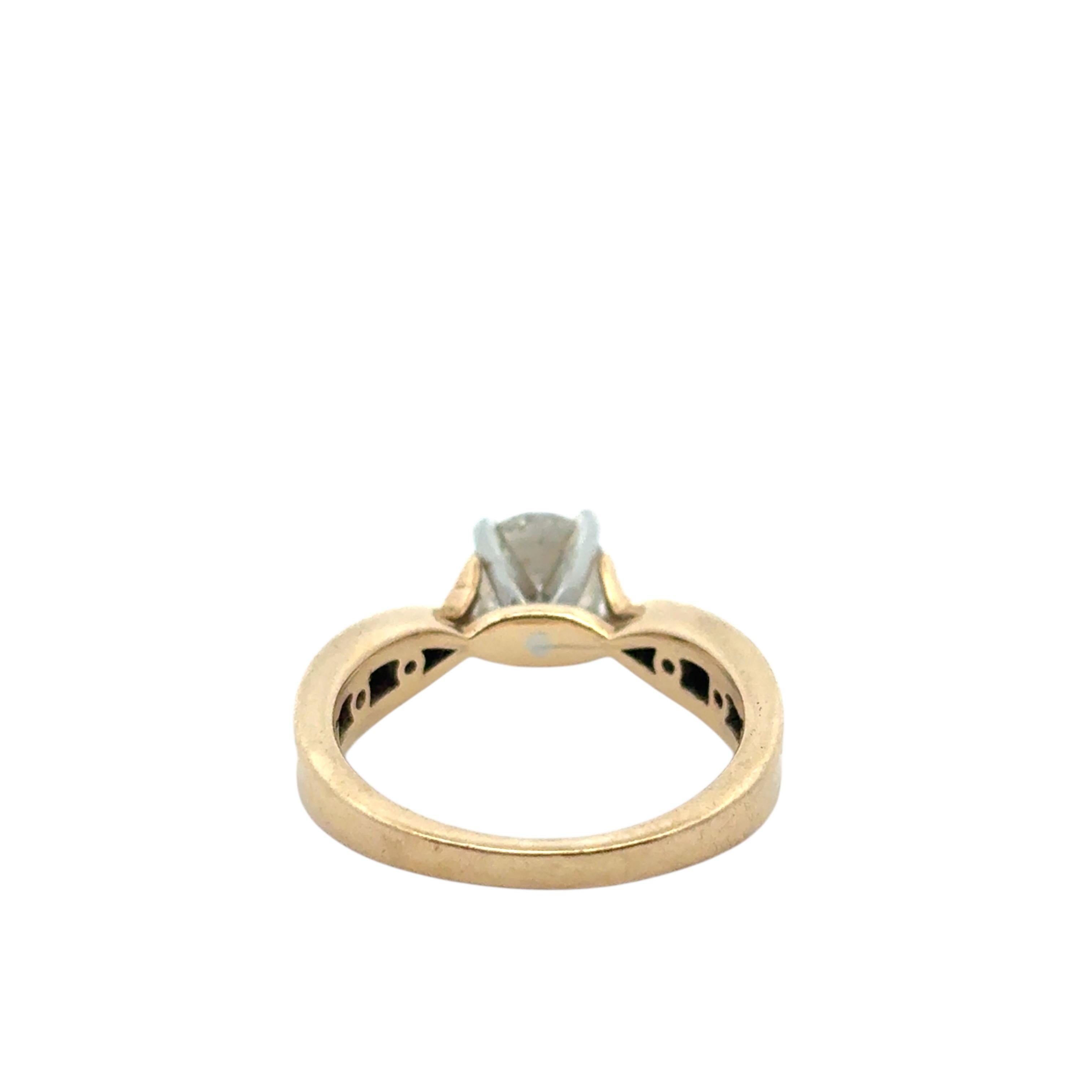 Taille ronde Bague de fiançailles en or jaune 14 carats avec diamant rond naturel d'environ 0,90 carat en vente