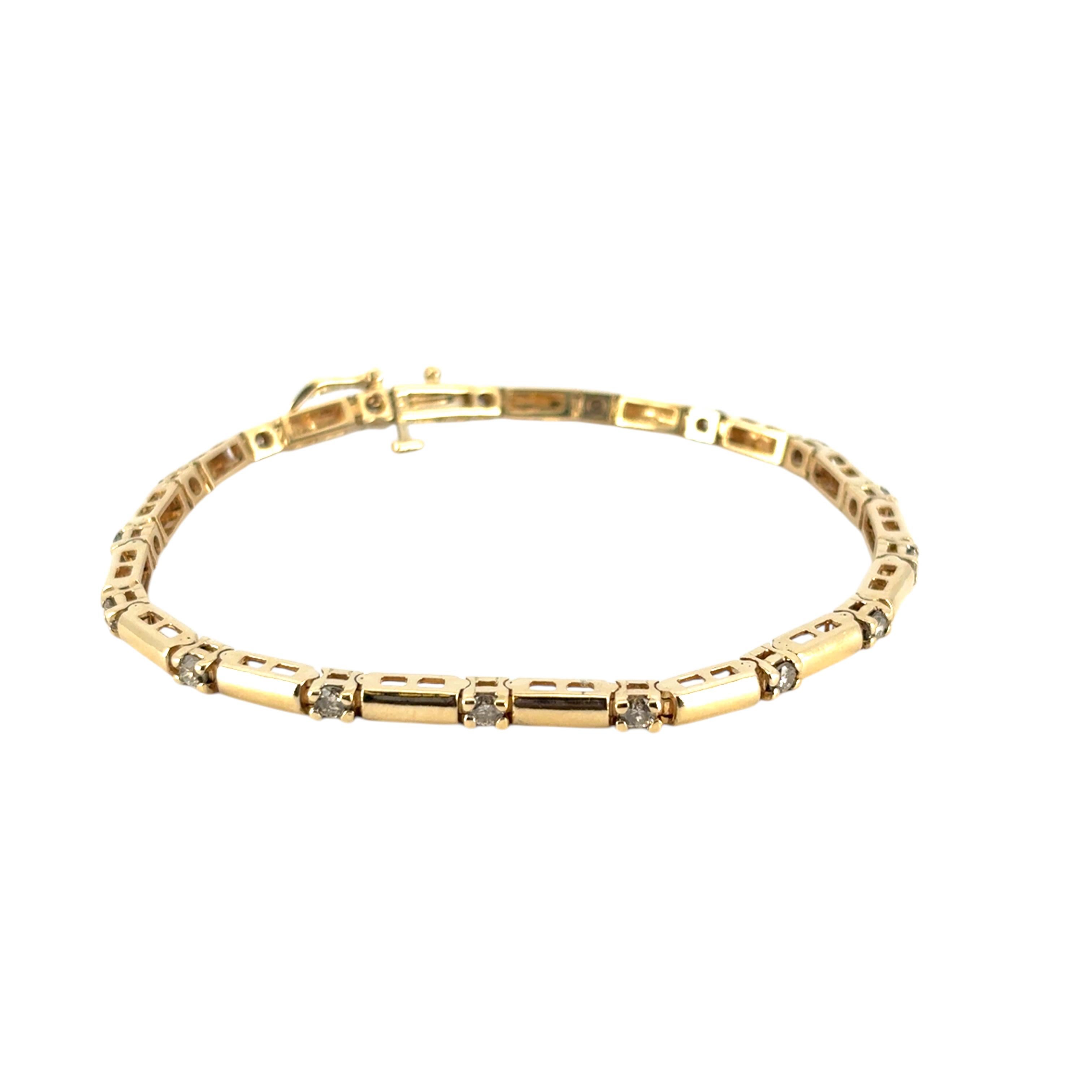 Pulsera de oro amarillo de 14k de aproximadamente 1,7ctw de diamantes naturales en Excelente estado para la venta en Boca Raton, FL