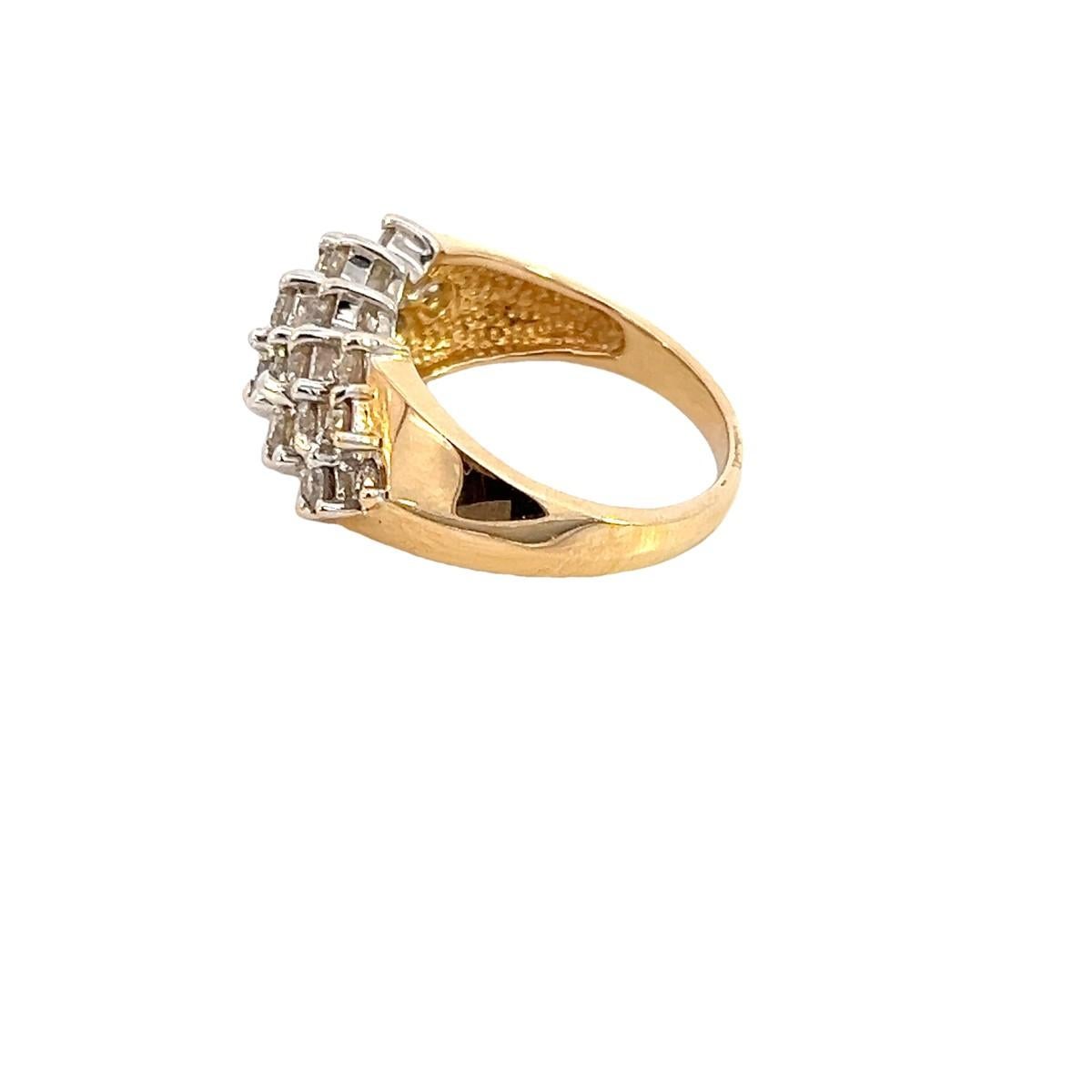 14K Yellow Gold Apx 1 1/2 CTW Round Diamond Fashion Ring sz 7 In Good Condition For Sale In South Bend, IN