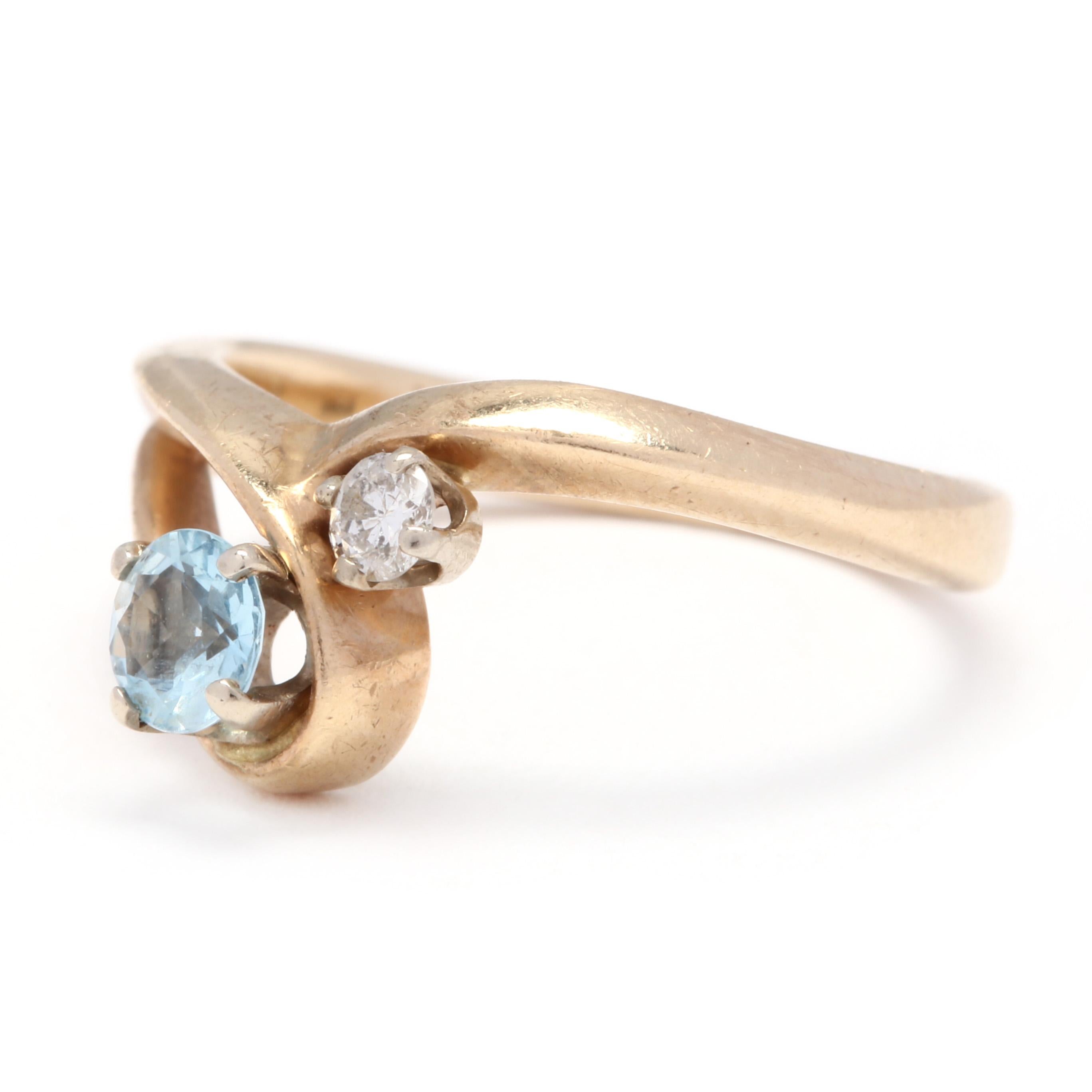 14 Karat Yellow Gold Aquamarine and Diamond Minimalist Ring In Good Condition In McLeansville, NC