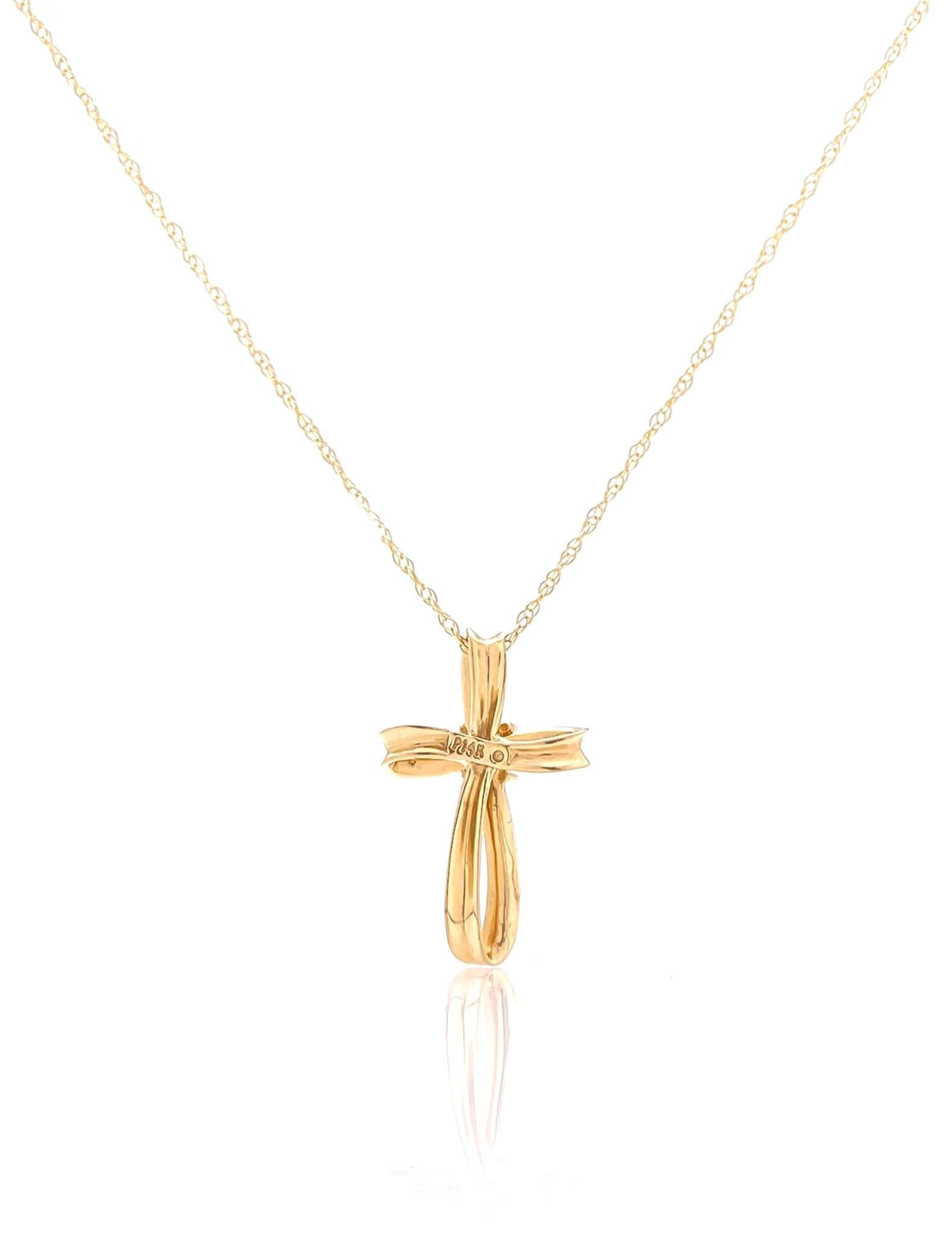 Collier croix en or jaune 14K avec aigue-marine en pendentif Bon état - En vente à New York, NY