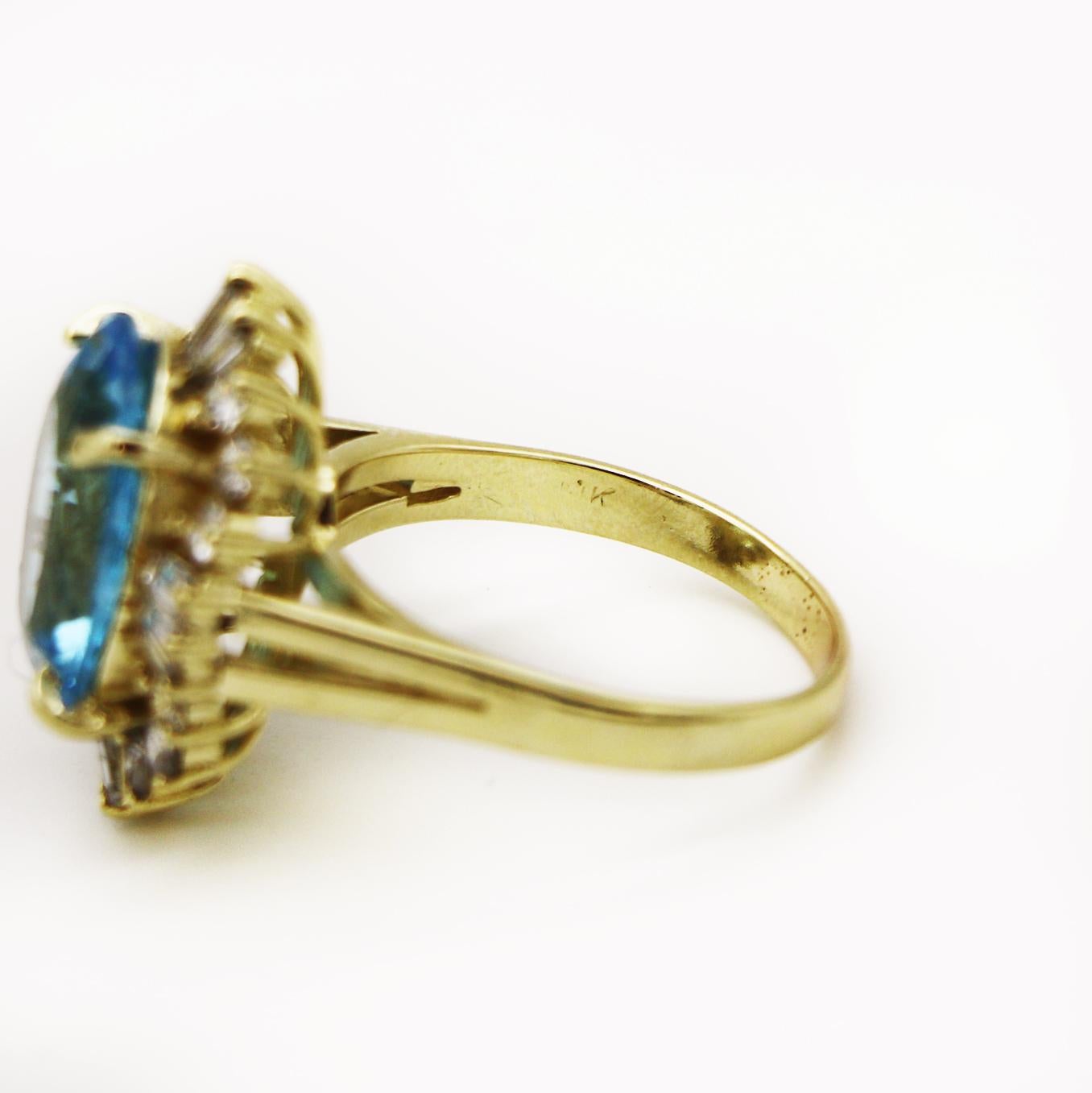 Bague cocktail aigue-marine diamant en or jaune 14K Bon état - En vente à San Fernando, CA