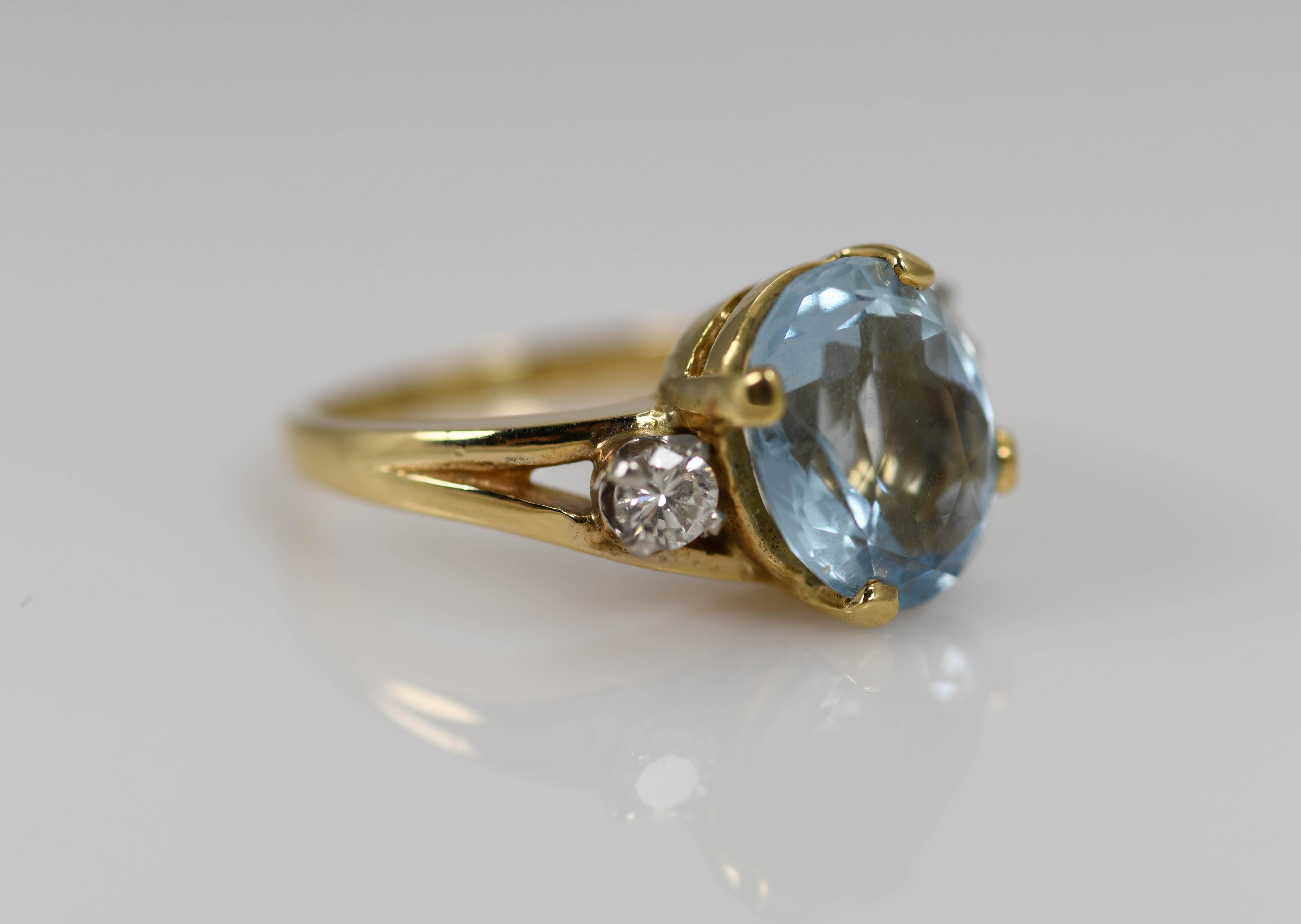 14K Yellow Gold Aquamarine & Diamond Ring 4g For Sale 1