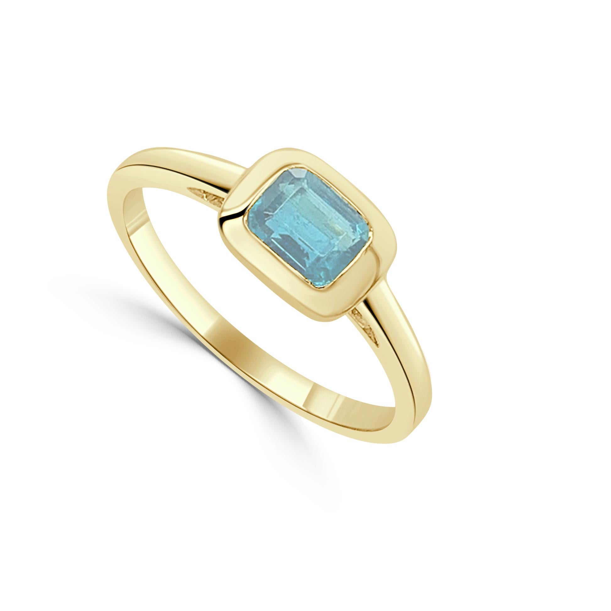 Contemporary 14K Yellow Gold Aquamarine Ring for Her For Sale