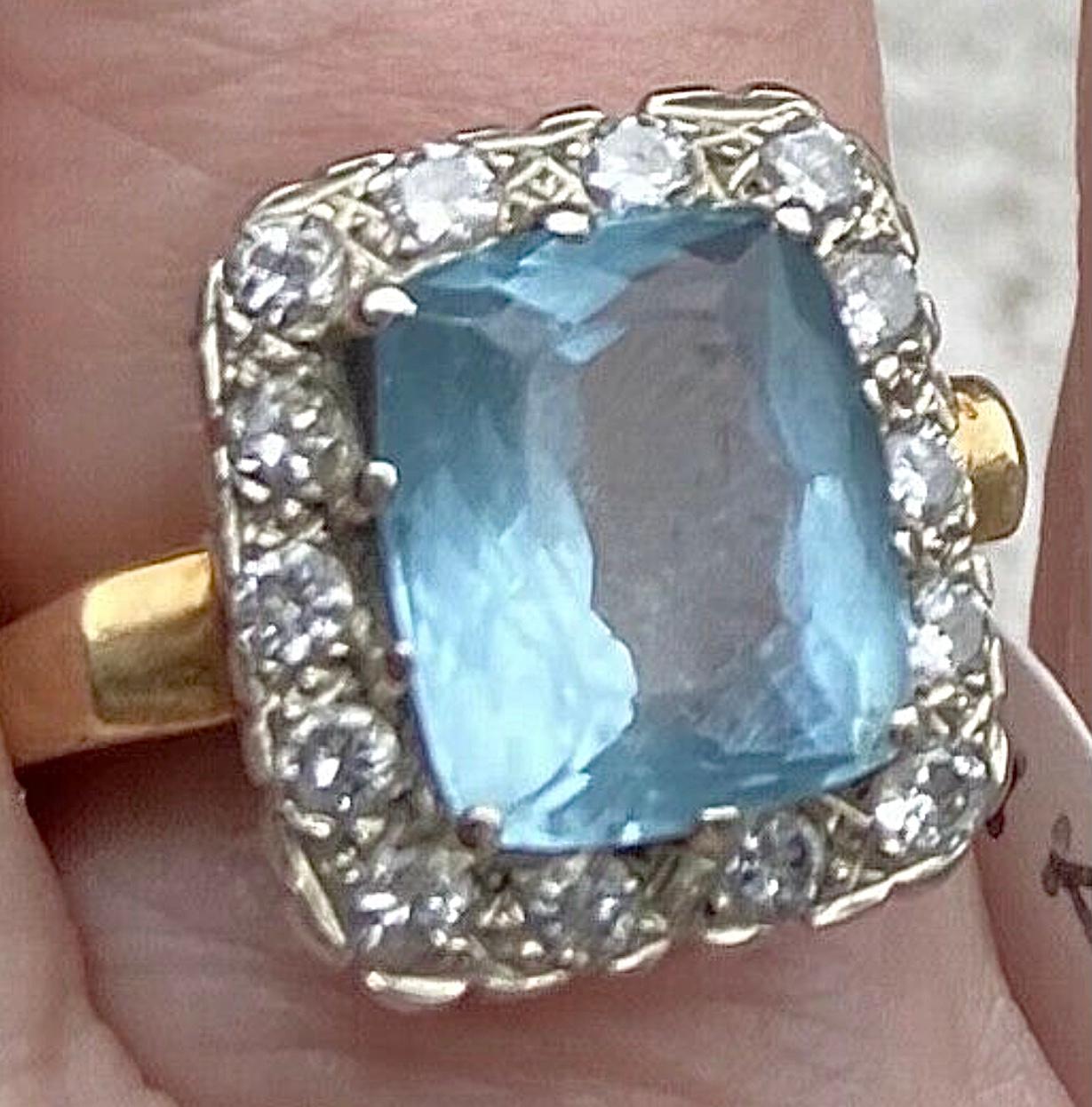 Modern 14K Yellow Gold Aquamarine with Diamonds Ring For Sale