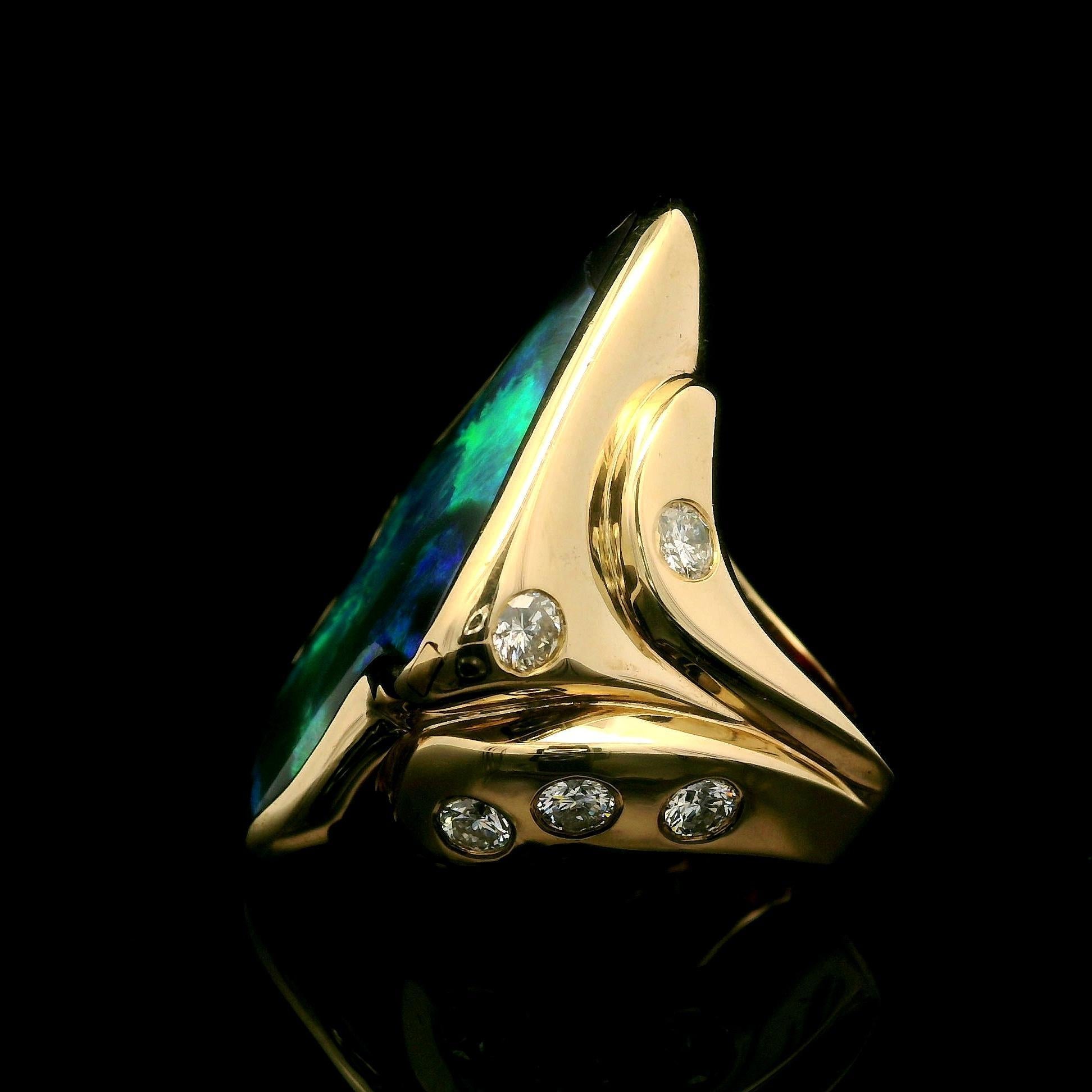 14k Gelbgold Pfeilkopf Lünette Schwarzer Opal Wurzelholz Diamant Akzente Großer Ring (Brillantschliff) im Angebot