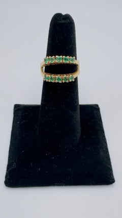 Bague Art déco en or jaune 14 carats sertie d'émeraudes, CIRCA 1980, 1,50 ct