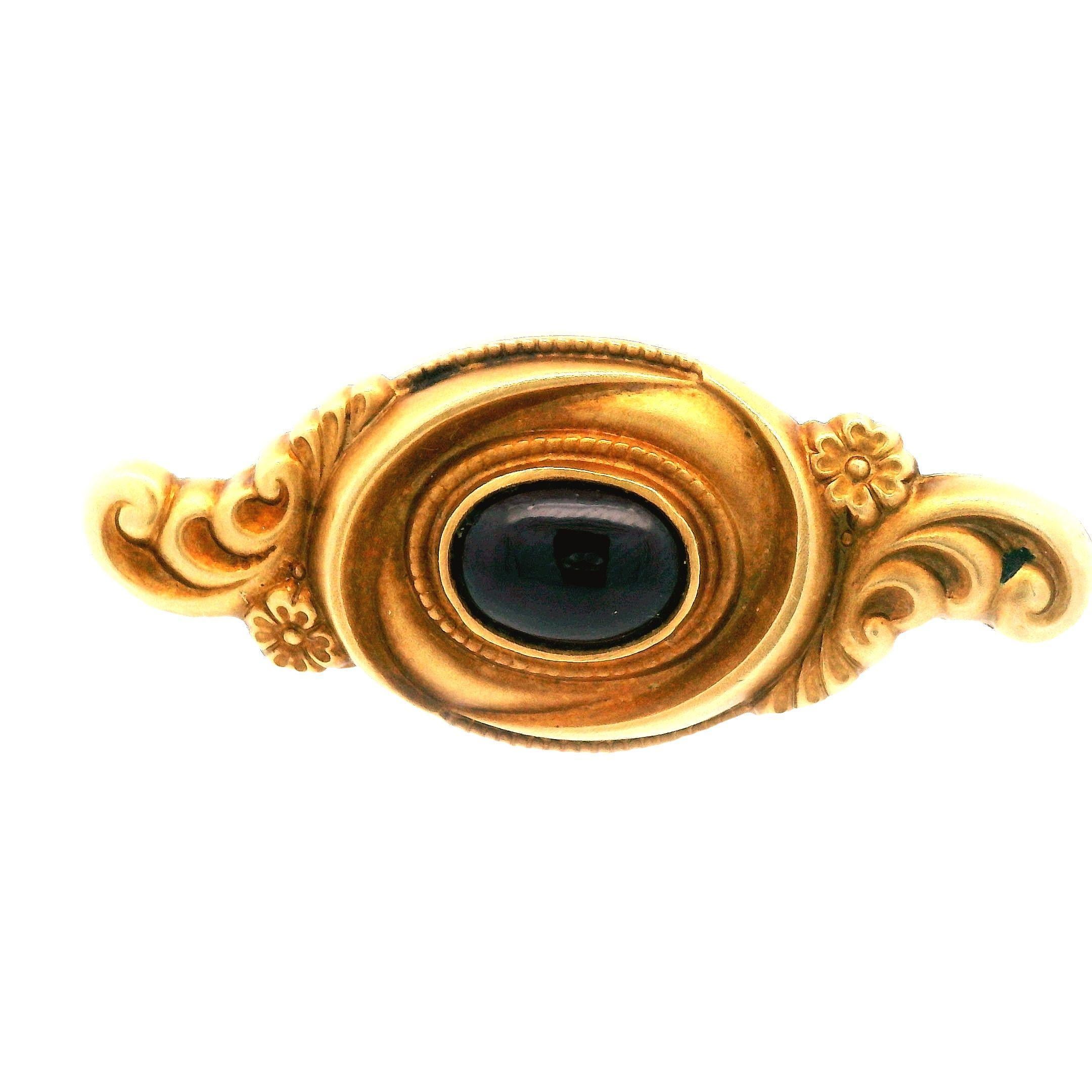 14K Yellow Gold Art Nouveau Cabochon Garnet Pin In Excellent Condition For Sale In Lexington, KY