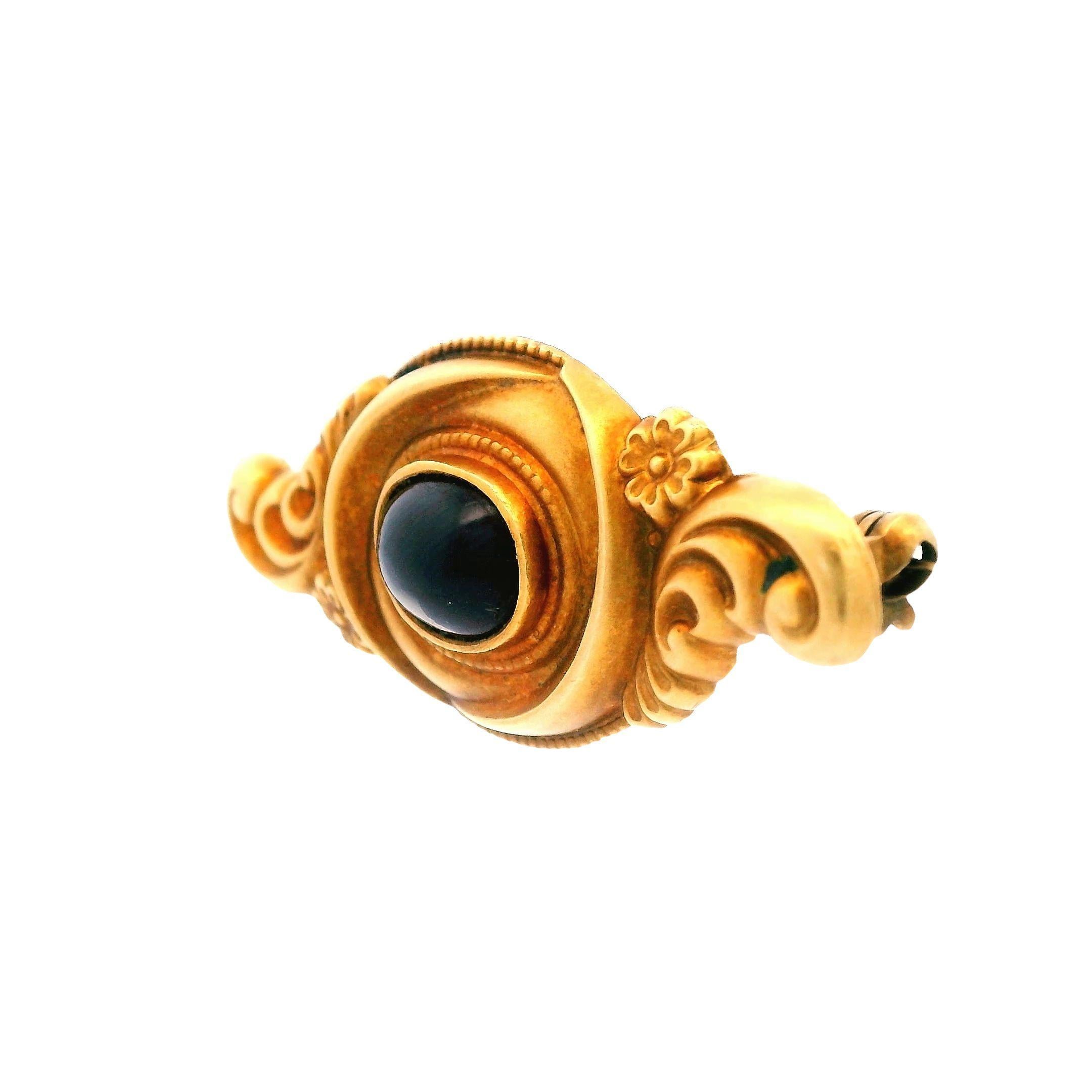 Women's or Men's 14K Yellow Gold Art Nouveau Cabochon Garnet Pin For Sale