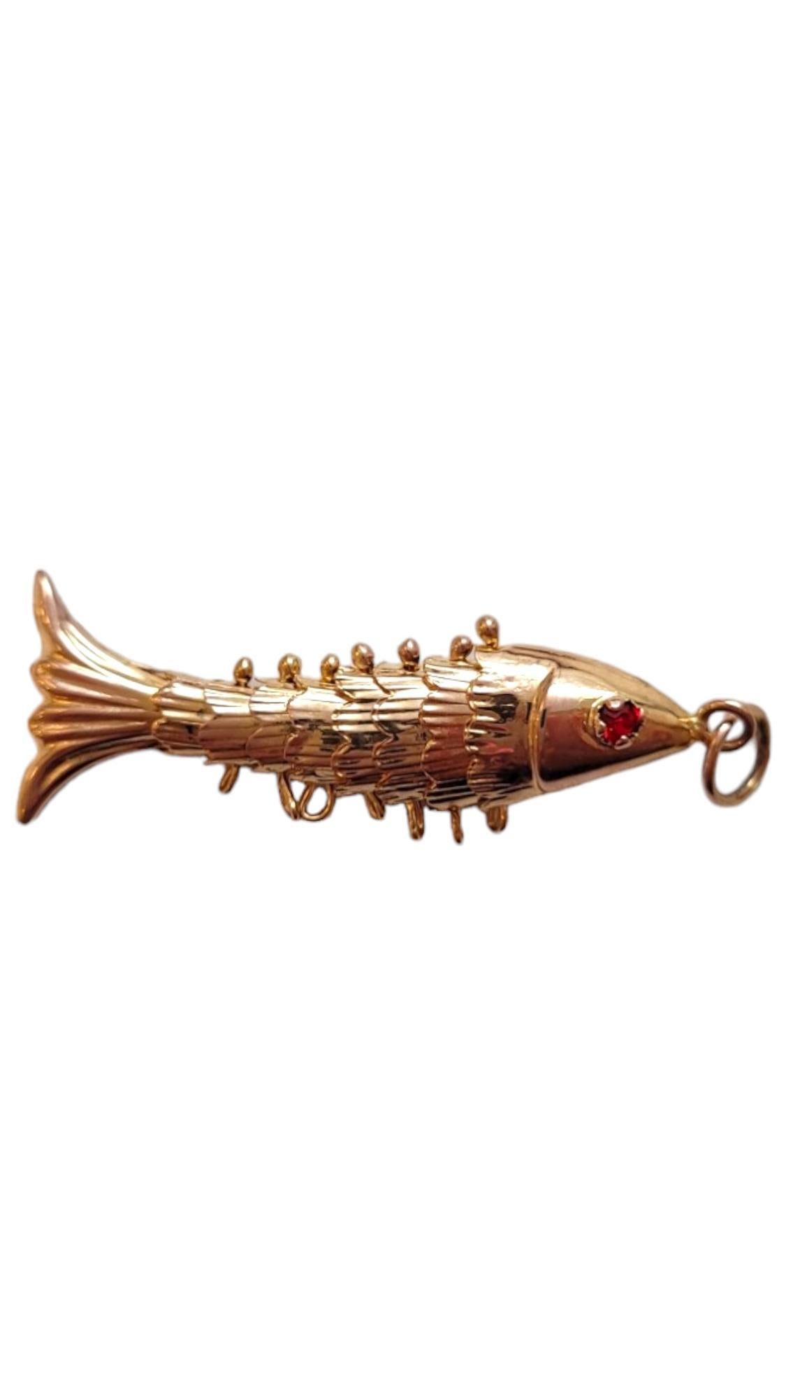 14k Yellow Gold Articulated Fish Charm #18348 In Good Condition In Washington Depot, CT