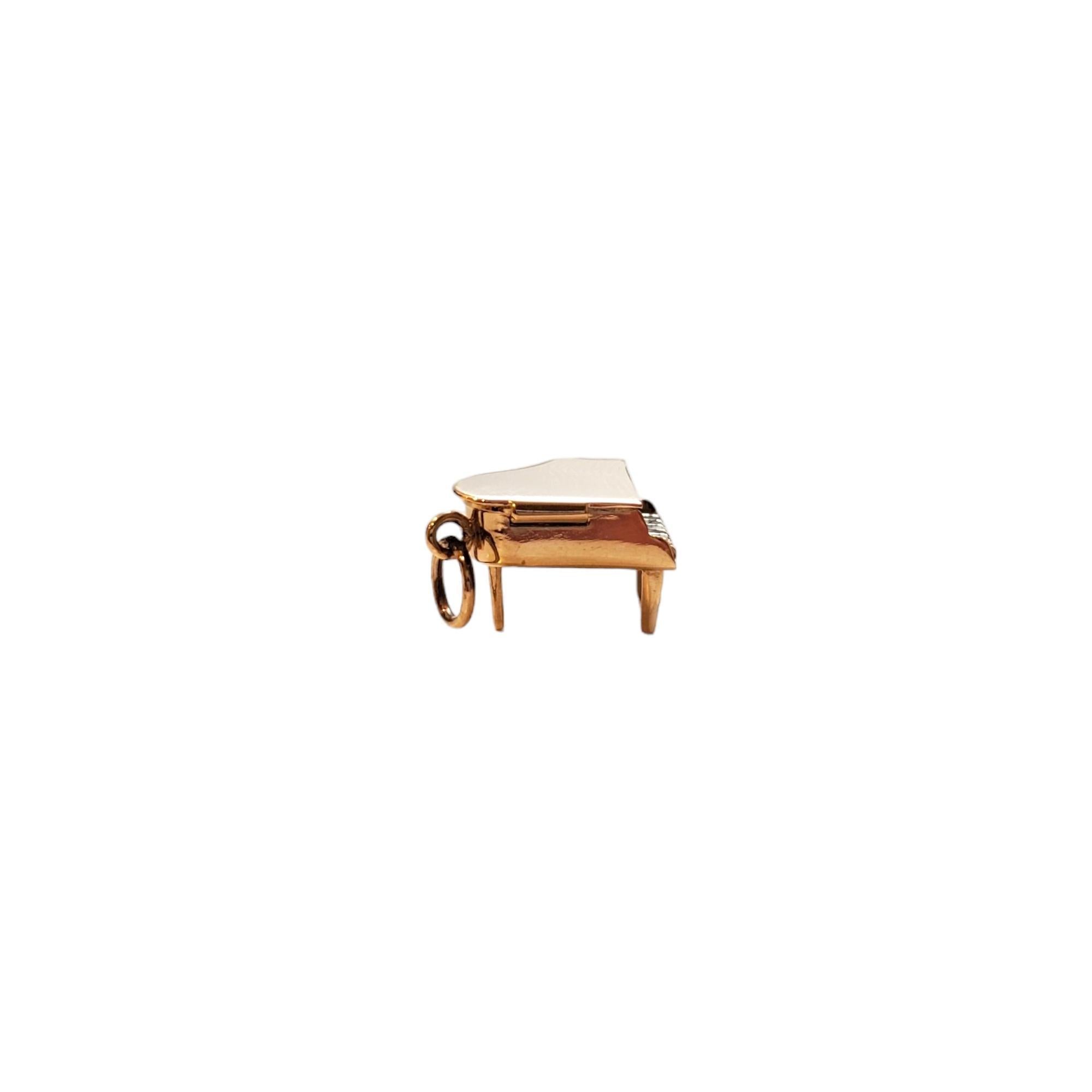14K Yellow Gold Articulated Piano Charm #17804 For Sale 1