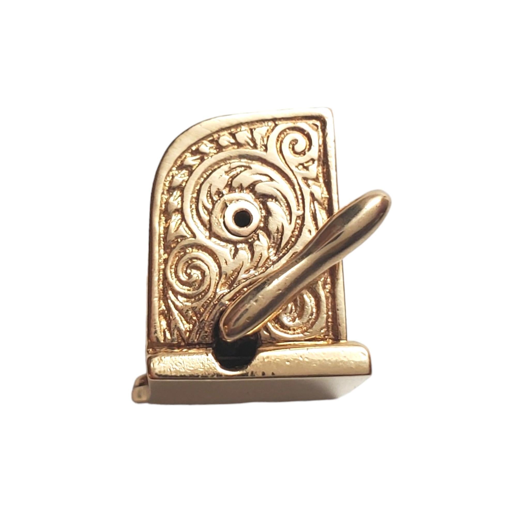 Breloque machine articulée en or jaune 14 carats n° 17607 Pour femmes en vente
