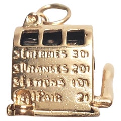 Vintage 14K Yellow Gold Articulated Slot Machine Charm #17607