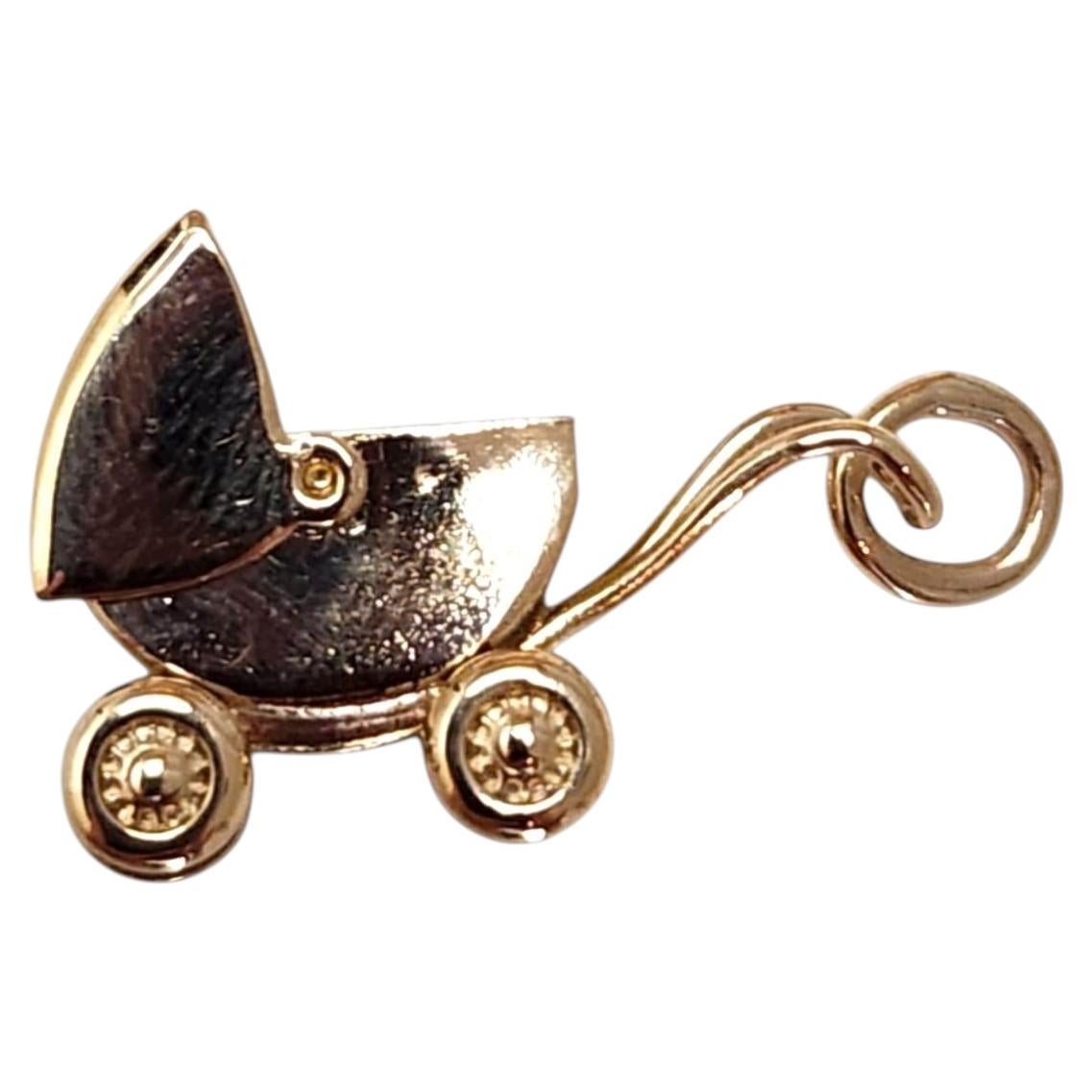 Beweglicher Kinderwagen-Anhänger aus 14-karätigem Gelbgold, Art.-Nr. 25624 im Angebot