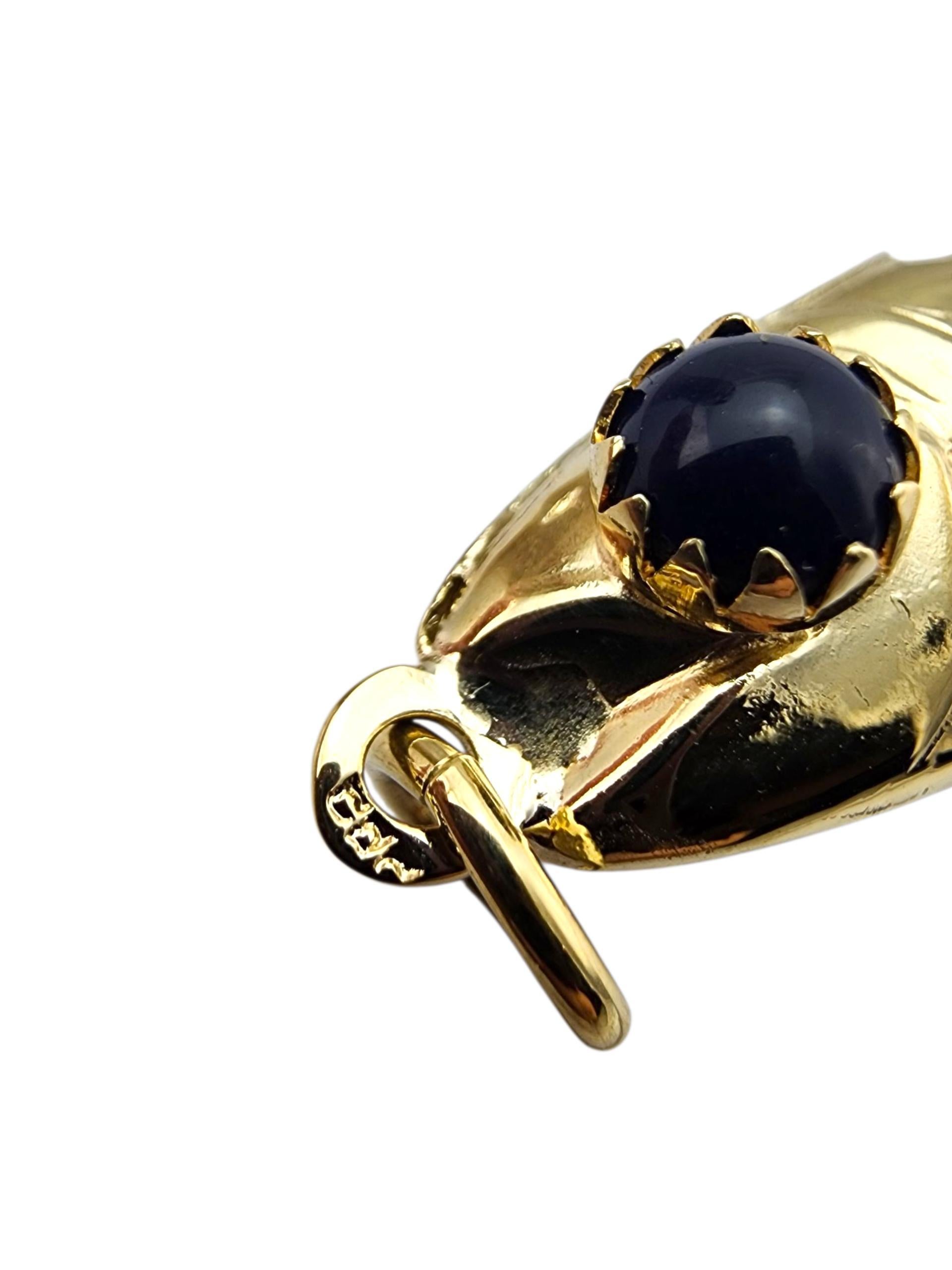 Colgante Pez Articulado Oro Amarillo 14K

Este colgante de pez articulado de oro amarillo de 14 quilates con ojos de ónice aúna movimiento juguetón y exquisita artesanía. Su diseño segmentado permite que cada parte se balancee suavemente con el