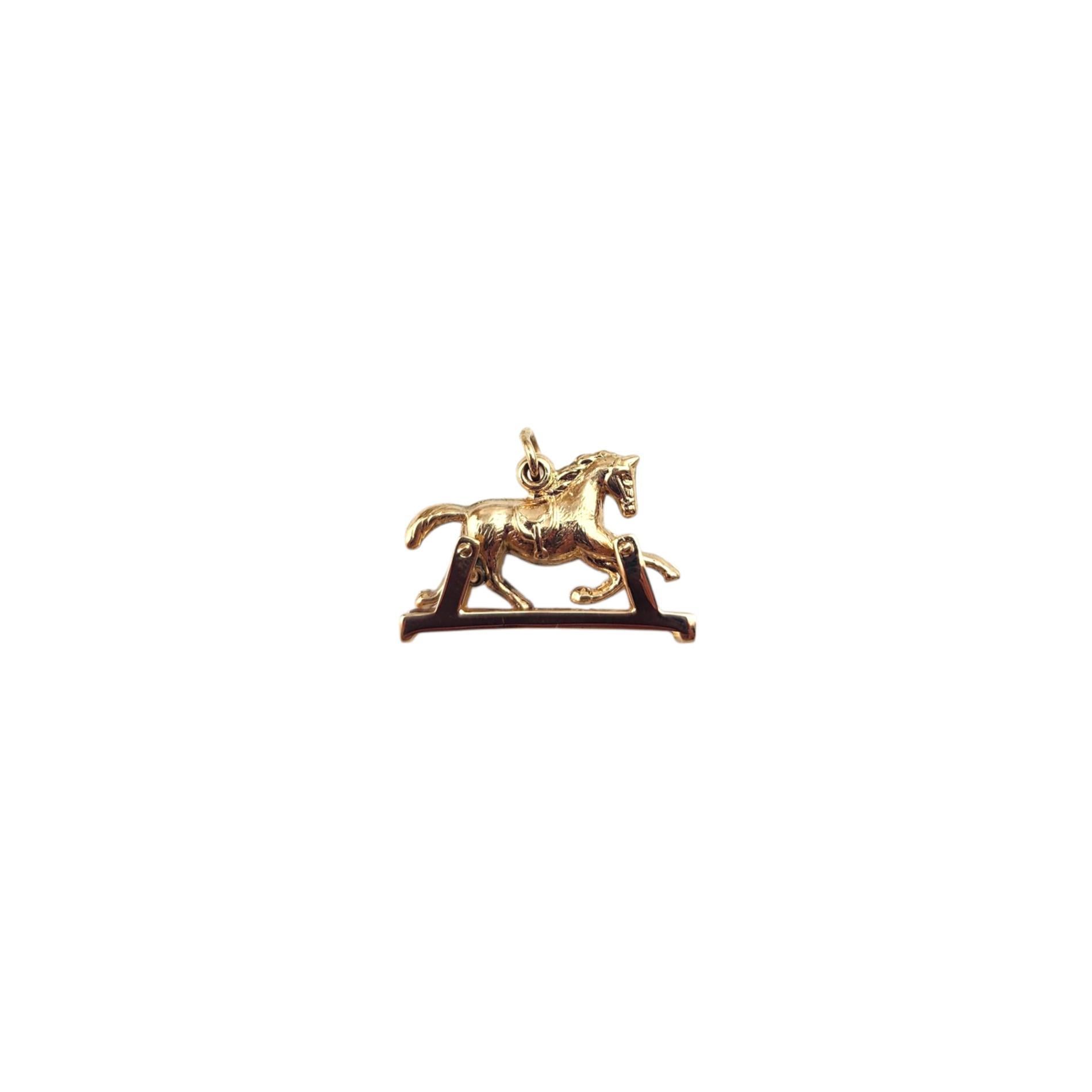 Charm a forma di cavallo articolato in oro giallo 14K #21987 In condizioni buone in vendita a Washington Depot, CT