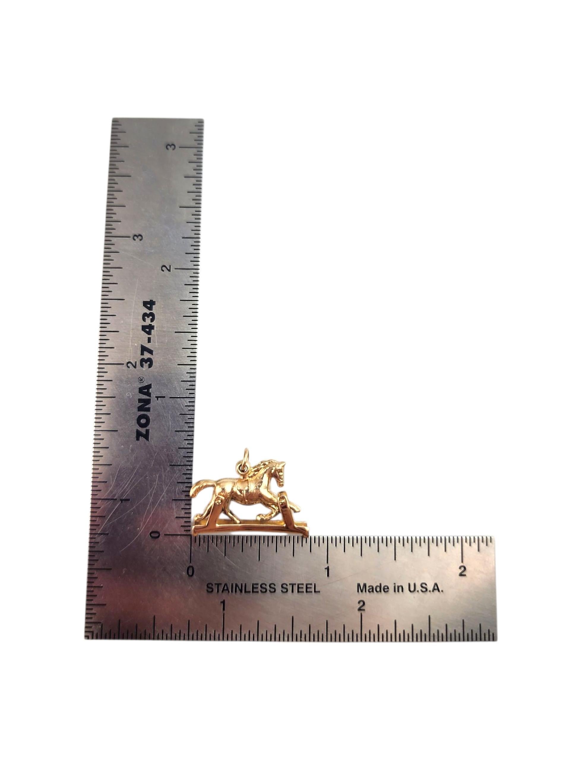 Charm a forma di cavallo articolato in oro giallo 14K #21987 in vendita 1