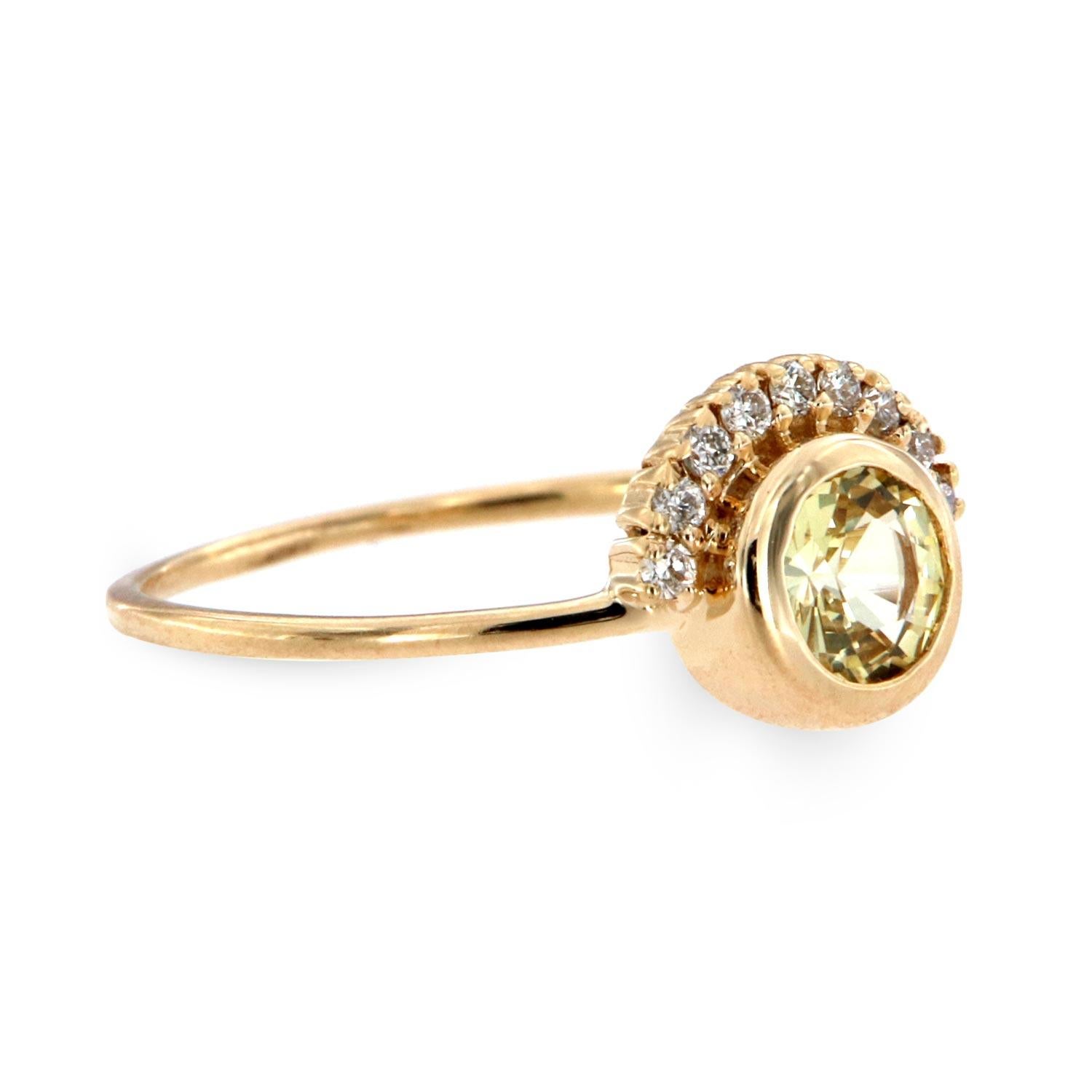 Taille ronde Bague vintage Asiph en or 14 carats avec saphir jaune et diamants au centre - 1/2 carat en vente