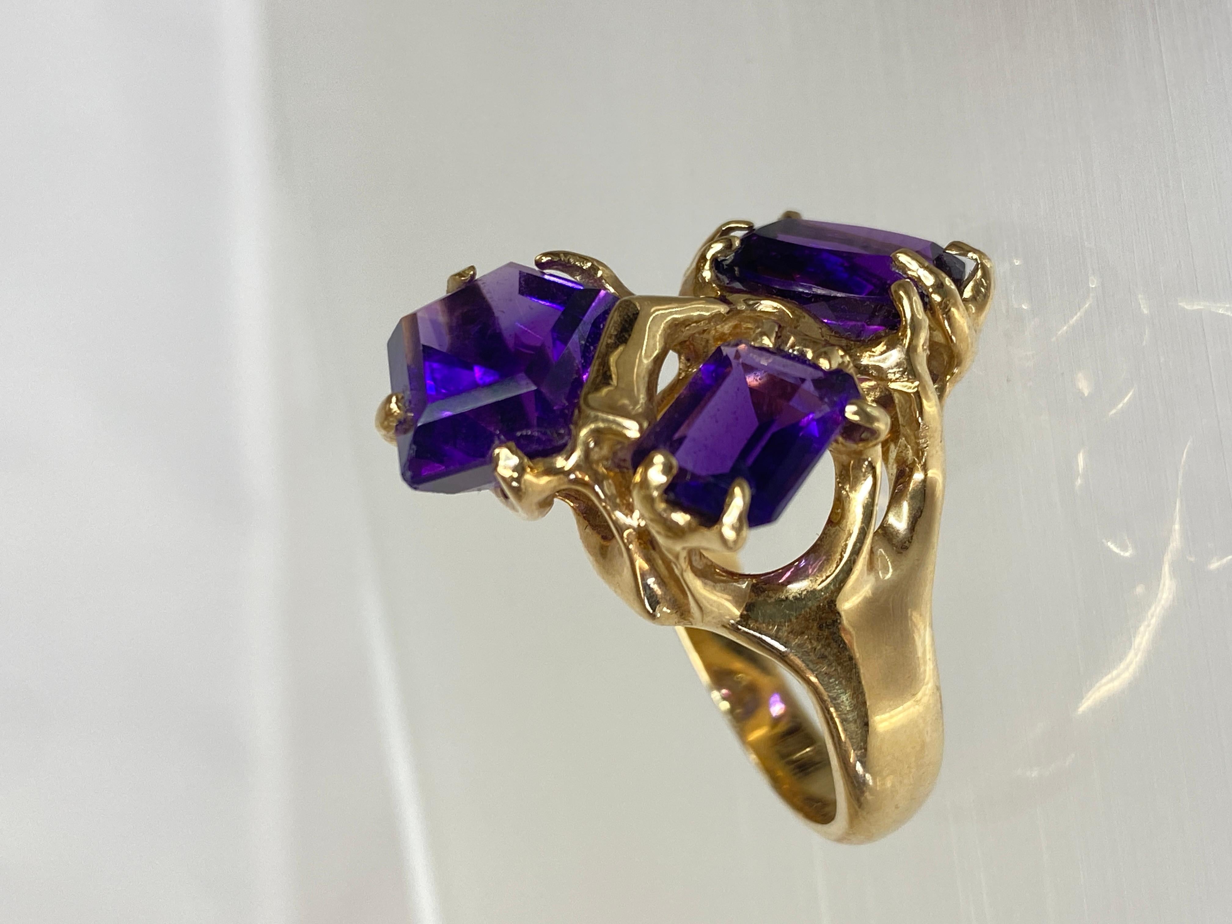 14K Yellow Gold Asymmetrical 3 Stone Amethyst Gemstone Ring Size 8.75 For Sale 5