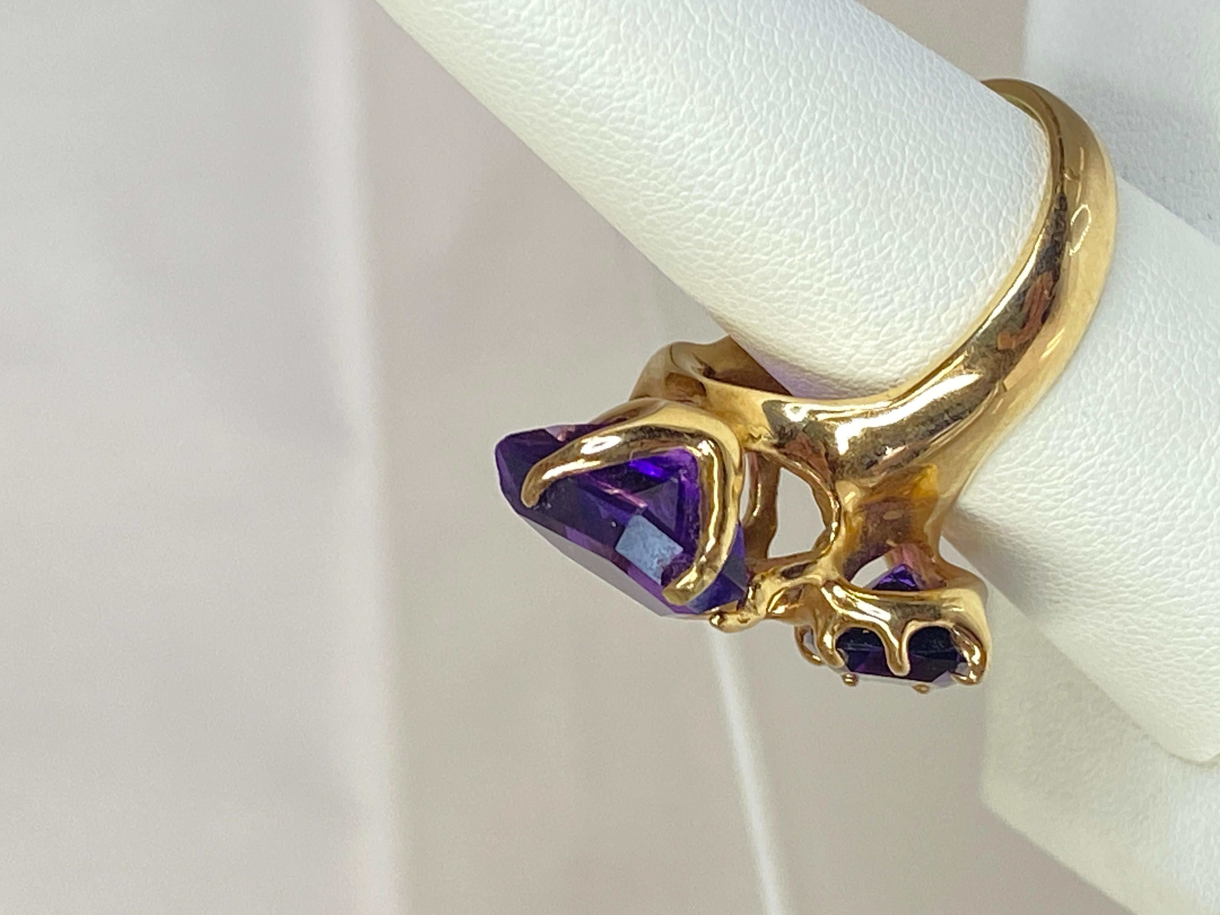 14K Yellow Gold Asymmetrical 3 Stone Amethyst Gemstone Ring Size 8.75 For Sale 9