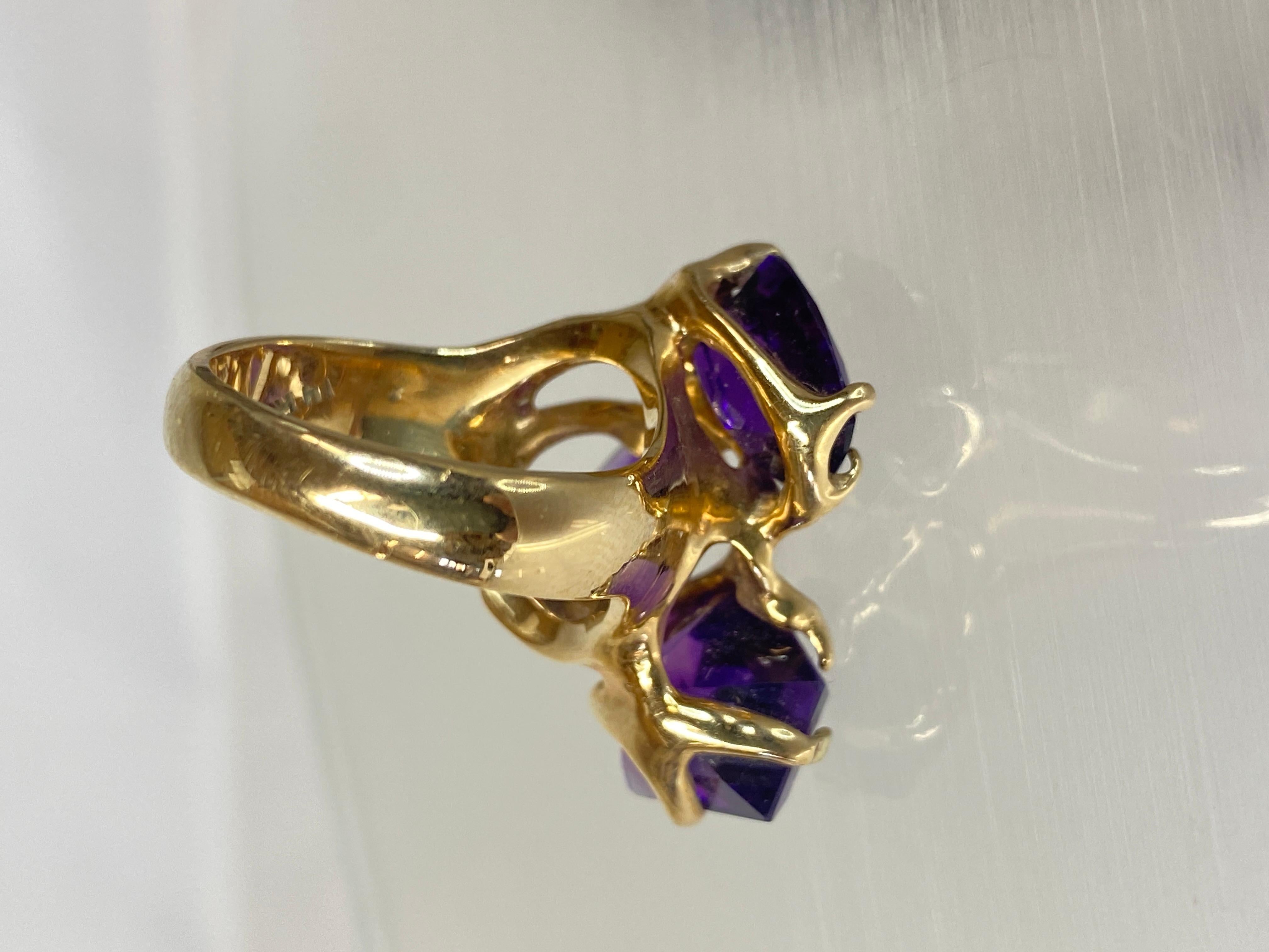 14K Yellow Gold Asymmetrical 3 Stone Amethyst Gemstone Ring Size 8.75 For Sale 14