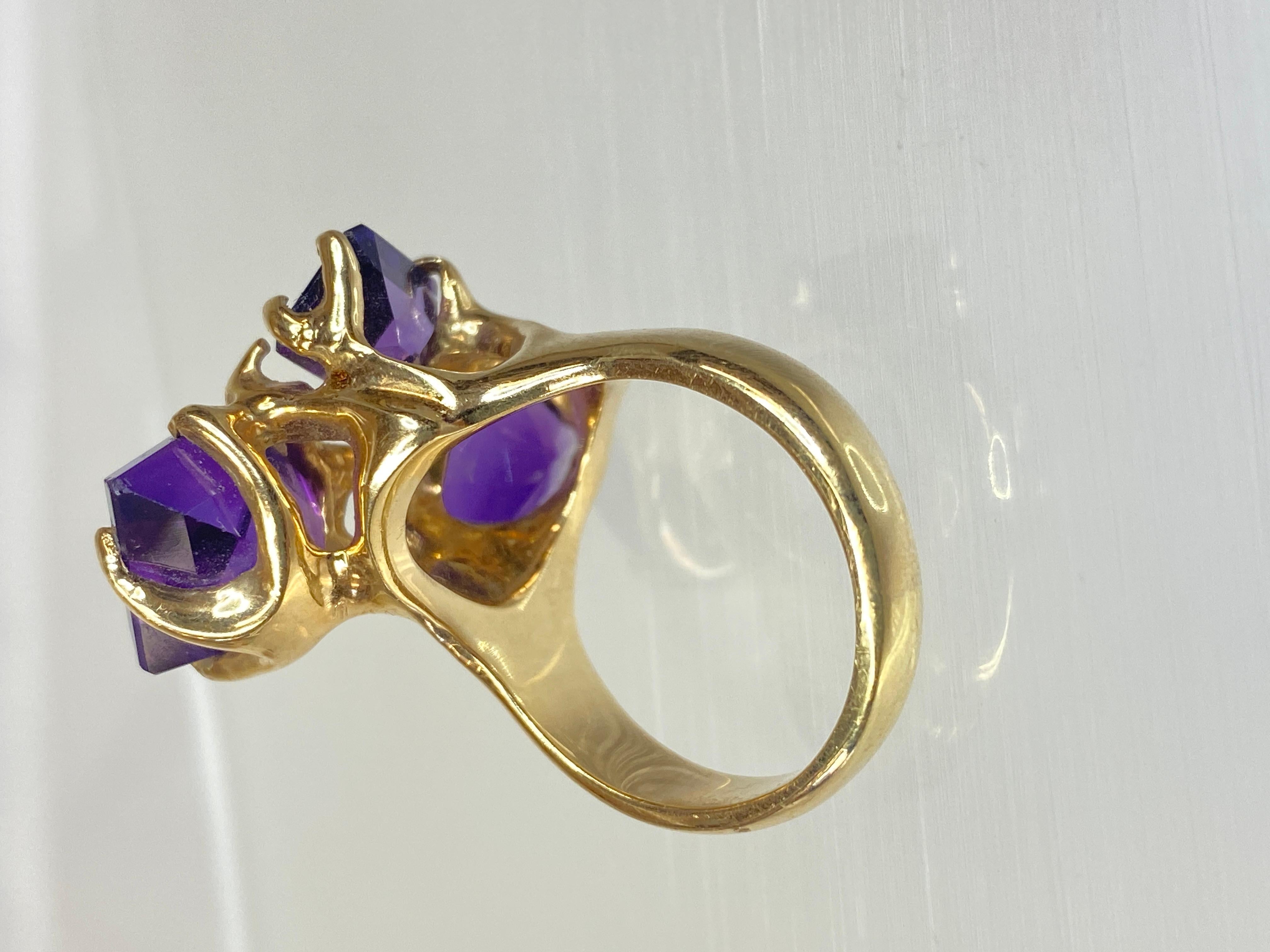 Women's or Men's 14K Yellow Gold Asymmetrical 3 Stone Amethyst Gemstone Ring Size 8.75 For Sale