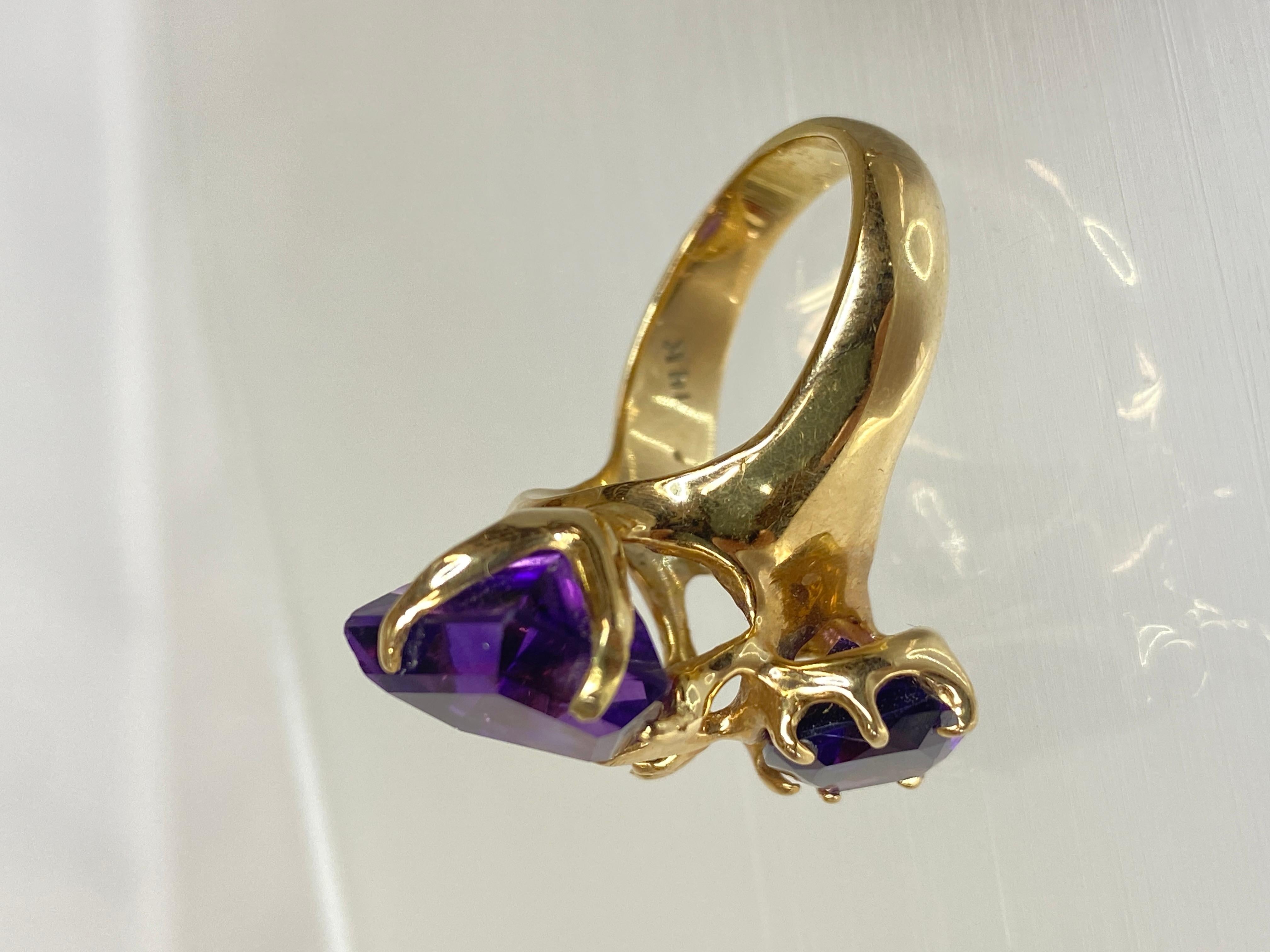 14K Yellow Gold Asymmetrical 3 Stone Amethyst Gemstone Ring Size 8.75 For Sale 2