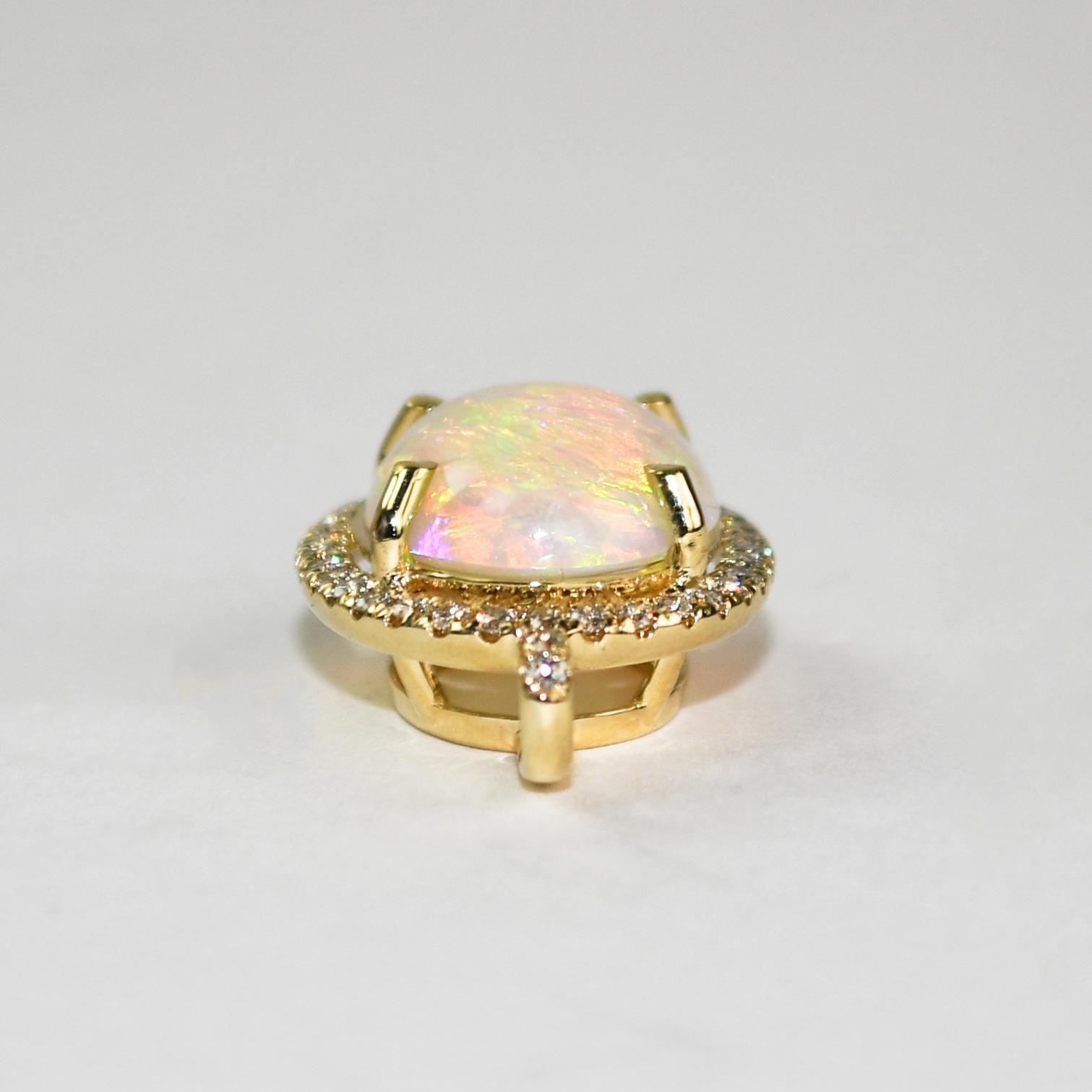 Ciondolo in oro giallo 14K con opale australiano e diamanti 4,2 g In condizioni ottime in vendita a Laguna Beach, CA