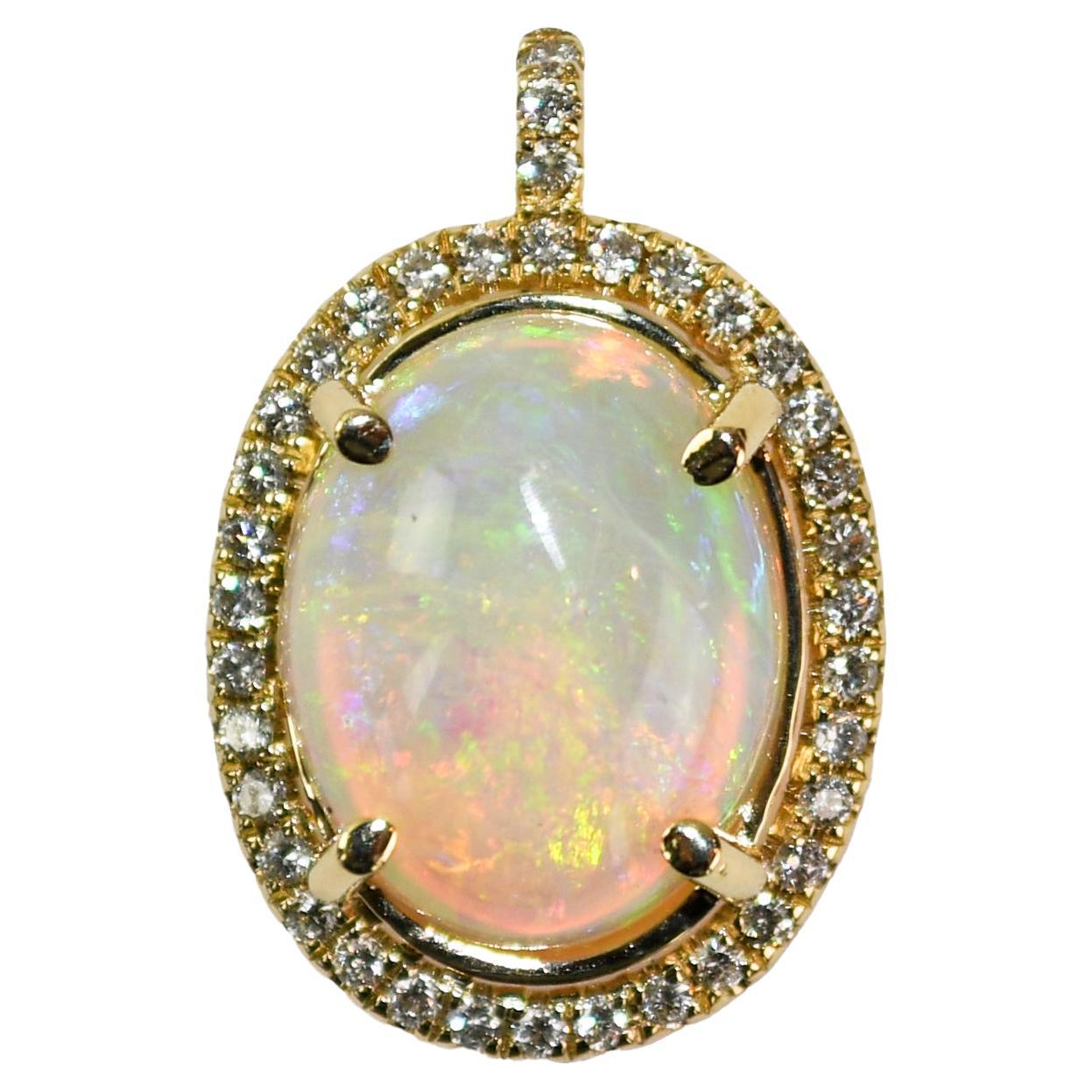 Colgante de oro amarillo de 14 quilates con ópalo australiano y diamantes 4,2 g