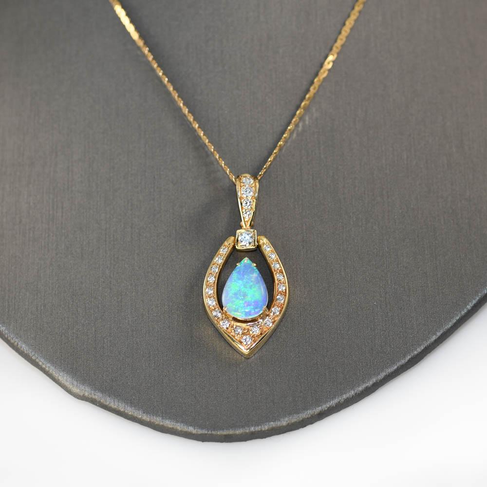 14K Yellow Gold Australian Opal & Diamond Pendant .75tdw, 11g In Excellent Condition For Sale In Laguna Beach, CA