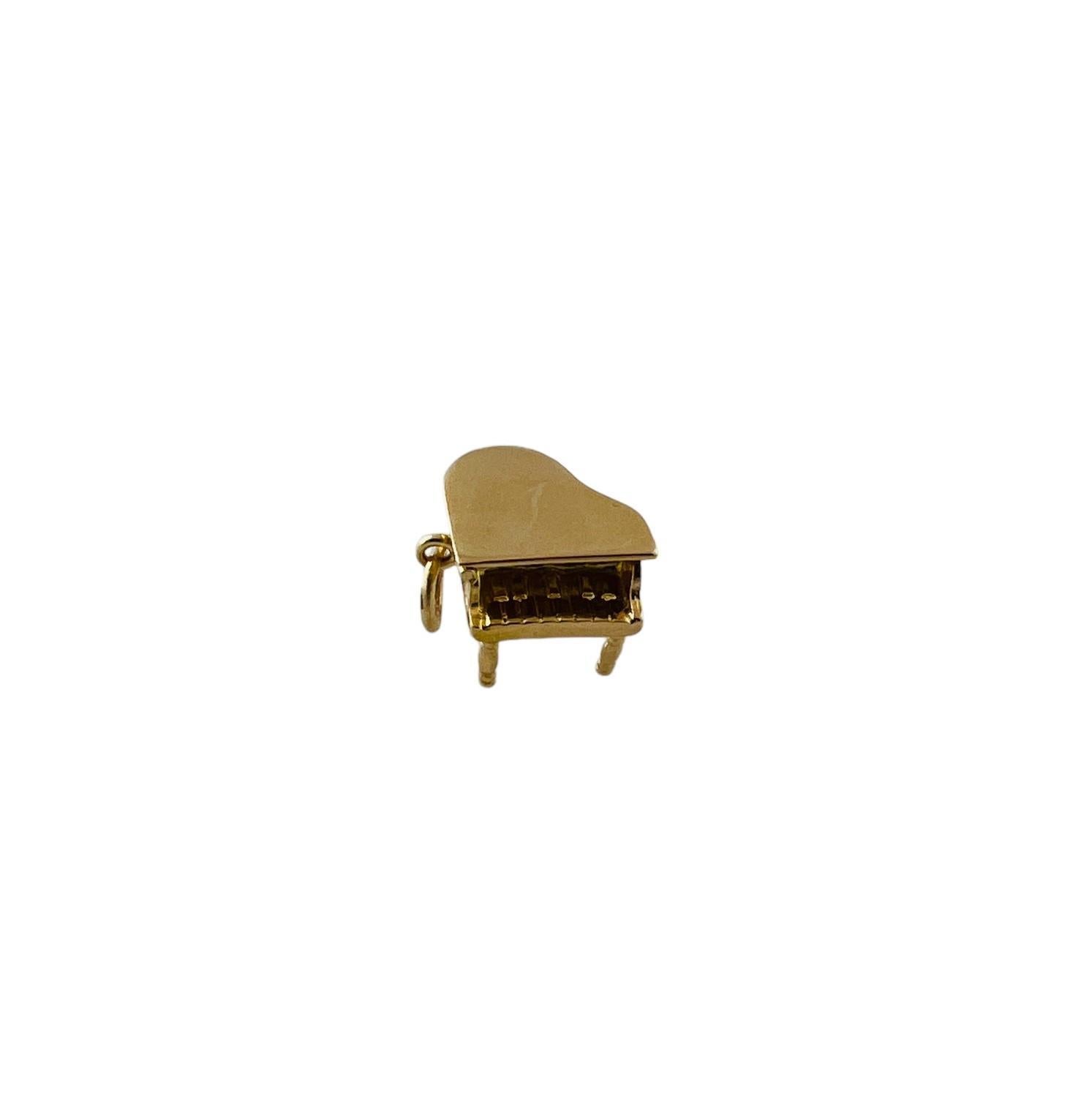14K Yellow Gold Baby Grand Piano Charm Pendant #15613 For Sale 1
