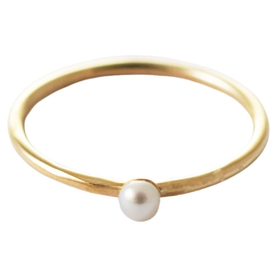 Anello con perla per bambini in oro giallo 14K in vendita