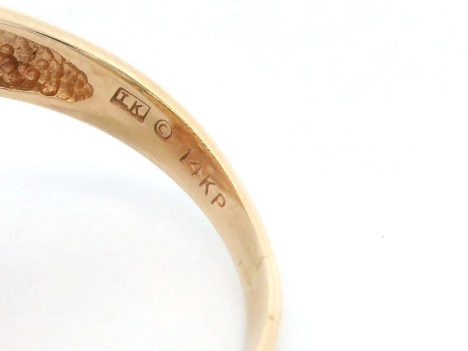 Anello a grappolo con diamanti tondi e baguette in oro giallo 14k in vendita 5
