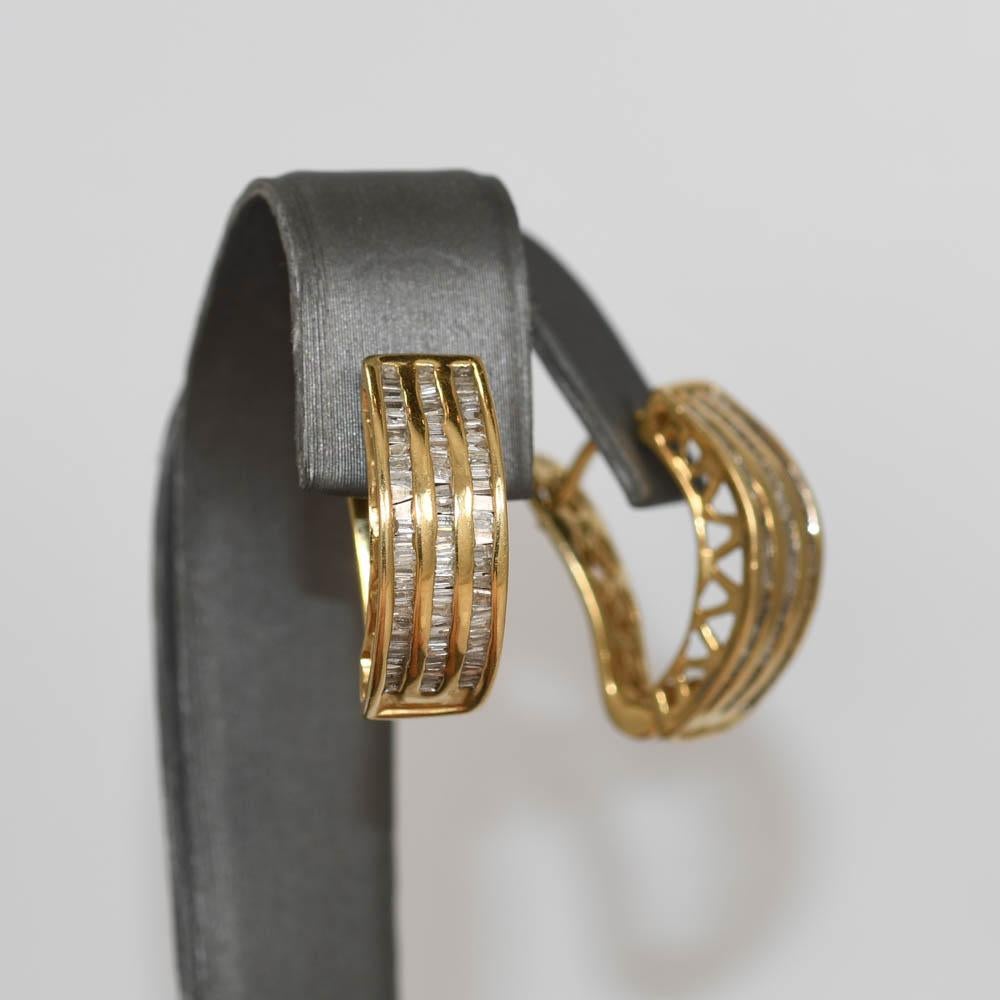 Orecchini in oro giallo 14K con diamanti a baguette da 0,75 carati In condizioni ottime in vendita a Laguna Beach, CA