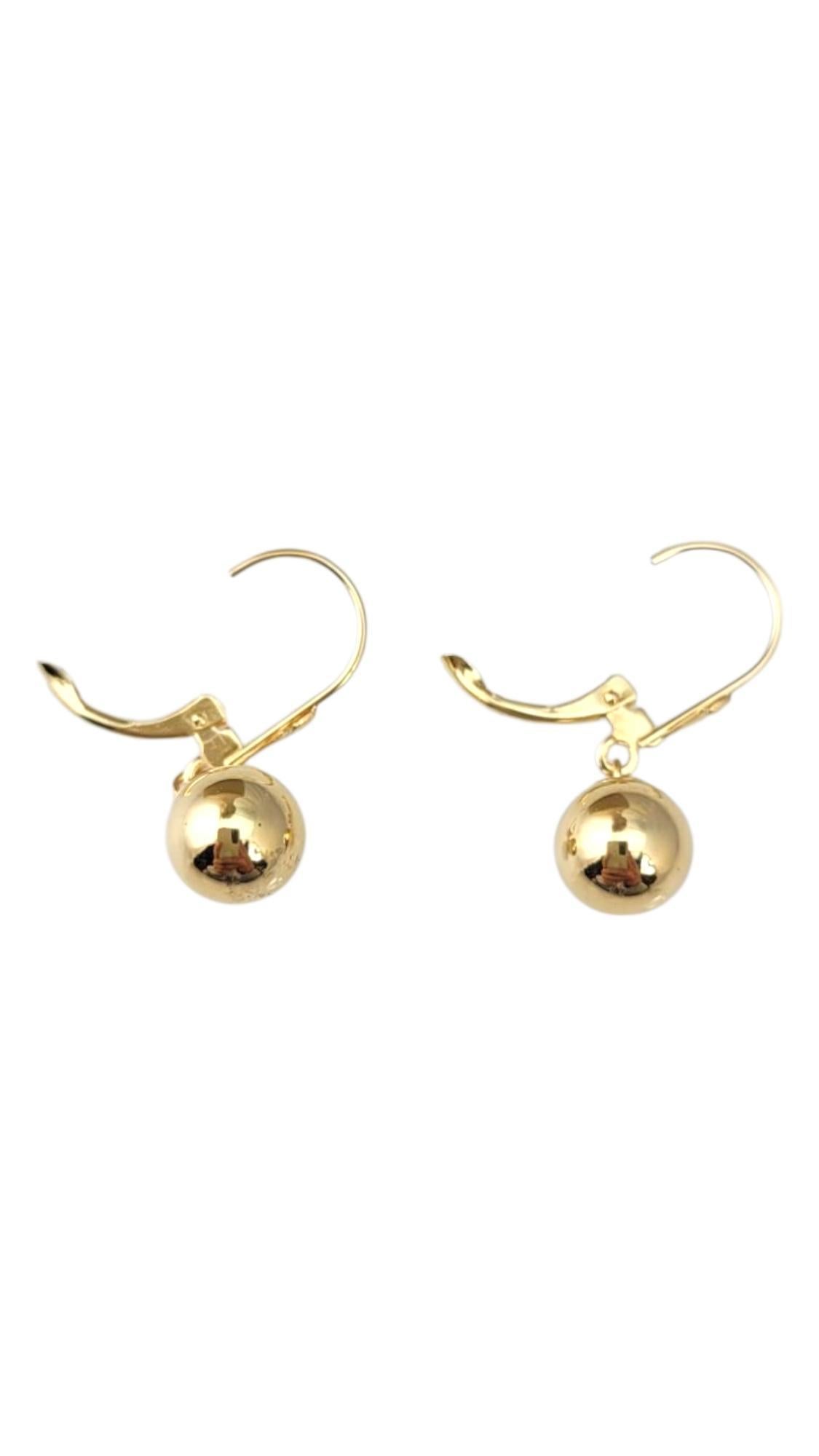 14K Yellow Gold Ball Lever Back Earrings #21719 In condizioni buone in vendita a Washington Depot, CT