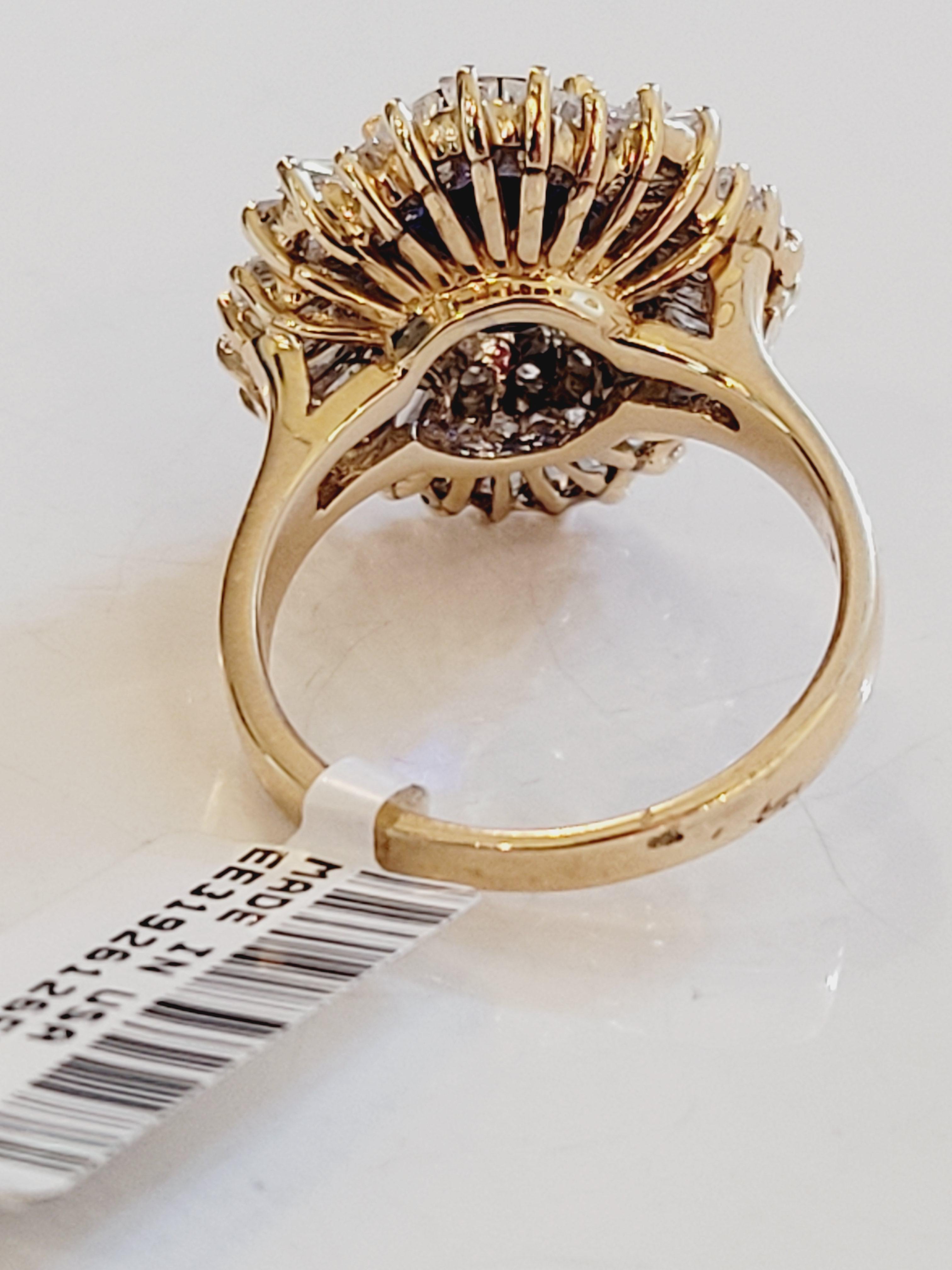 14K Yellow Gold Ballerina Ring with Blue Sapphire Center Stone and Diamonds In New Condition For Sale In New York, NY