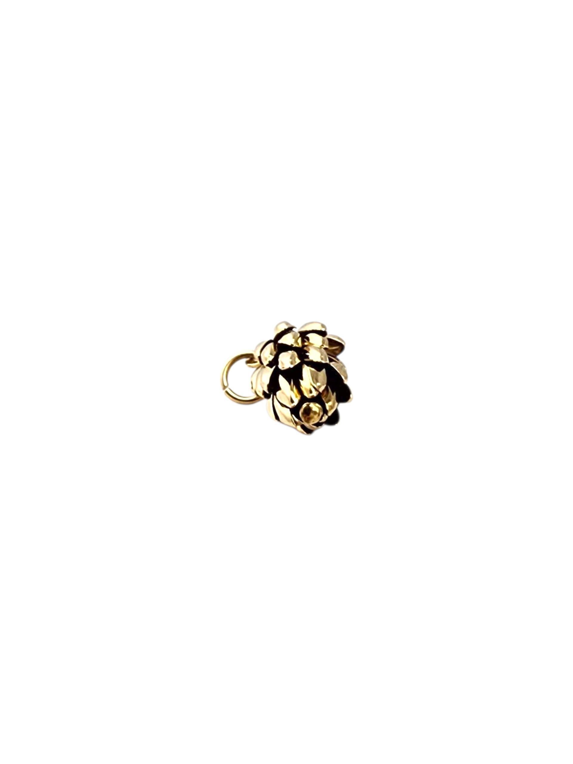 Charm a forma di mazzo di banane in oro giallo 14K #22357 In condizioni buone in vendita a Washington Depot, CT