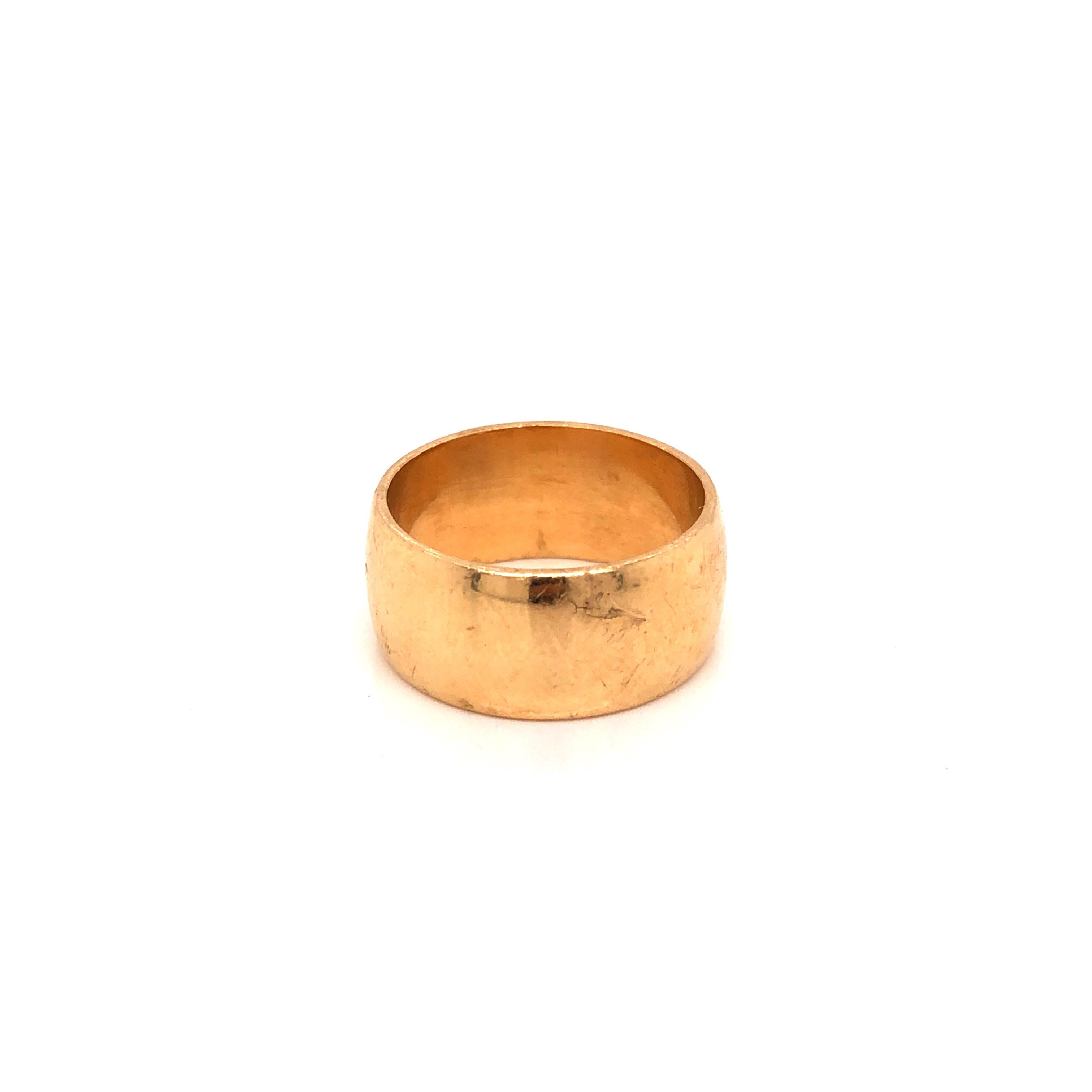 14 Karat Yellow Gold Band Ring In Good Condition For Sale In New York, NY